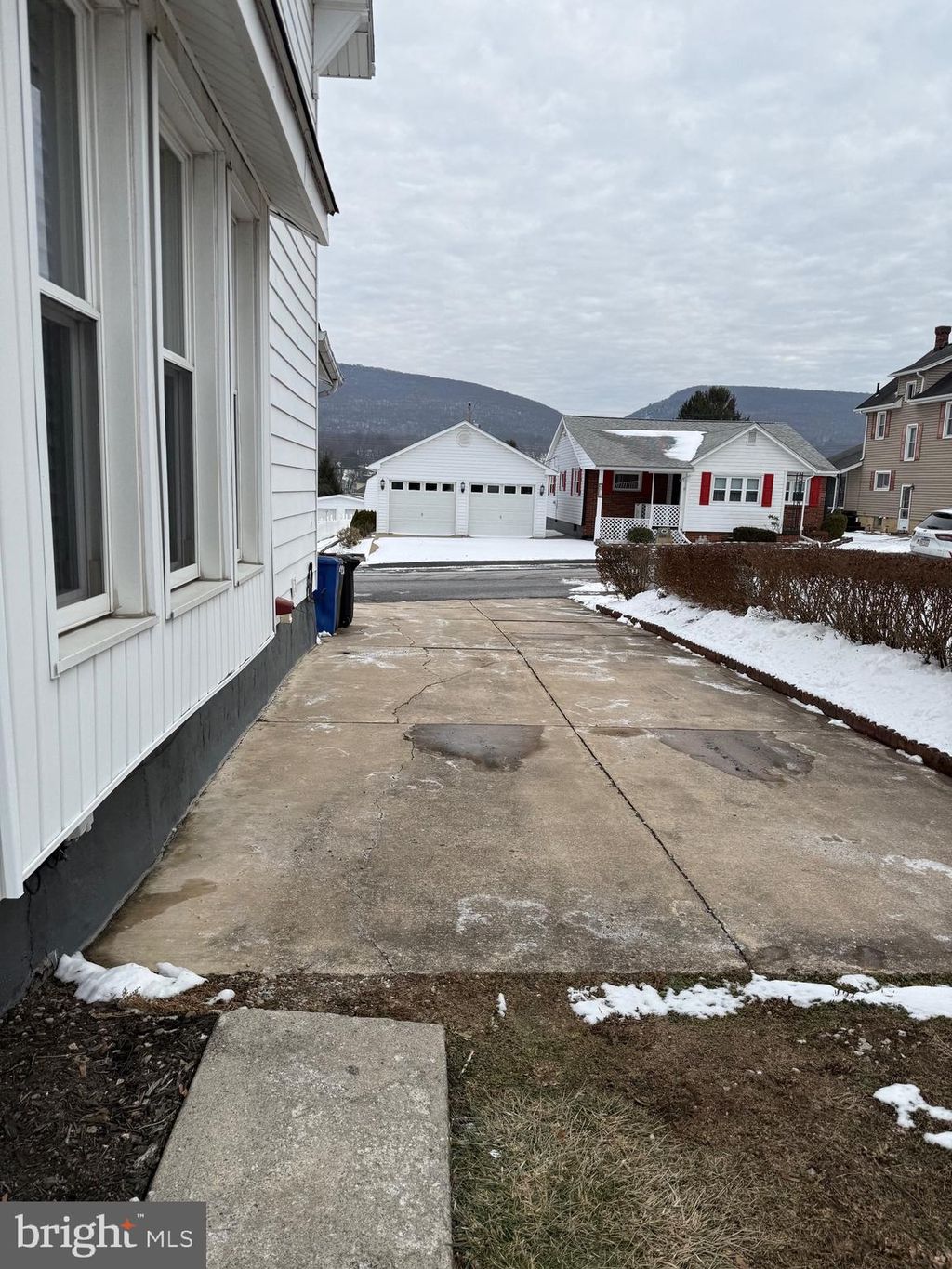 Photo of 616 E Crawford Ave, ALTOONA, PA 16602 (MLS # PABR2015912)