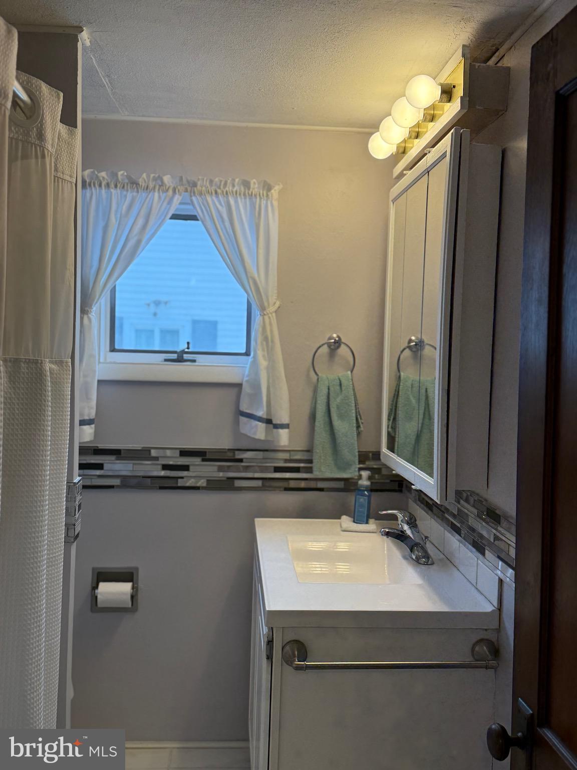 EAST END - Residential