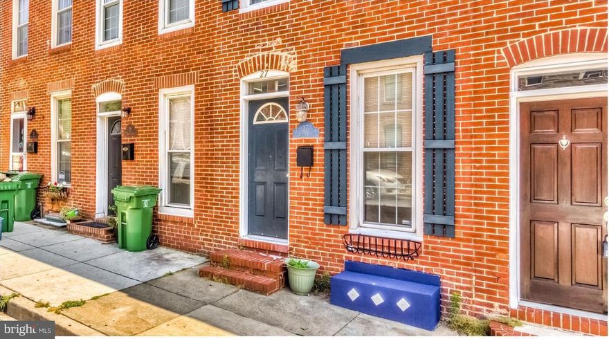 Great Find in Federal Hill.  Home has all the thrills one would want! Hardwood Floors, Huge Patio for Entertaining, nice closet and storage space.  3rd Bedroom is in basement and has it's own bath.  Bigger Living area on main level makes for Great Comfort.  Enjoy Easy Access to downtown, schools, bars & restaurants.  Pets allowed!