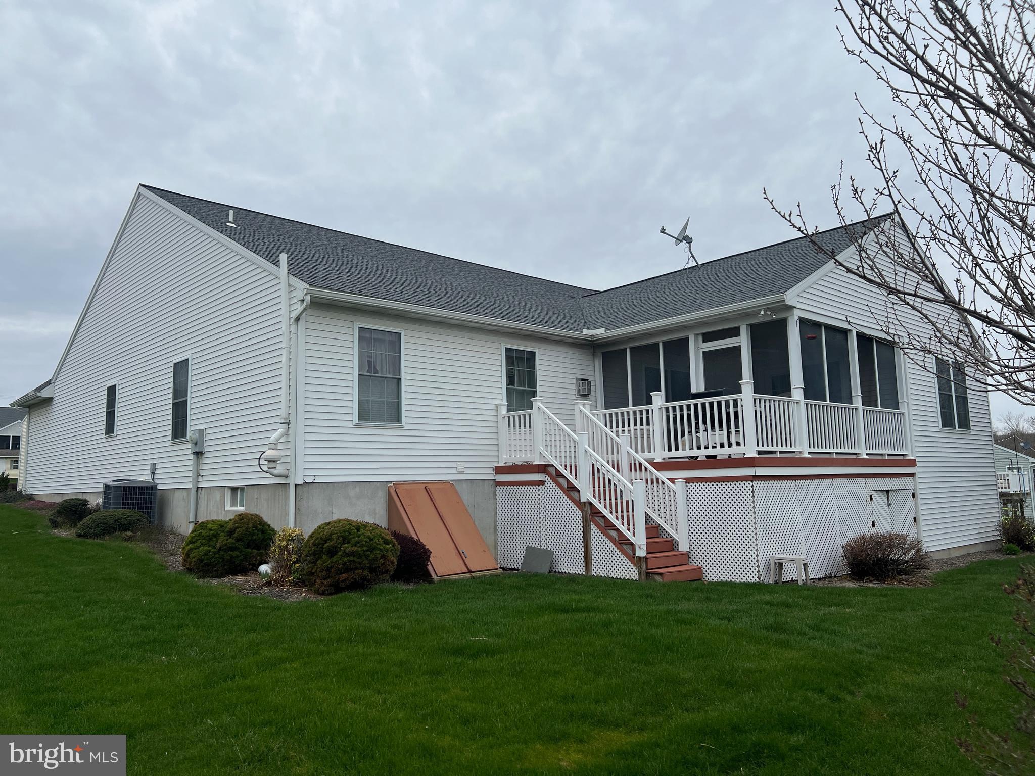 1013 HELM LANE