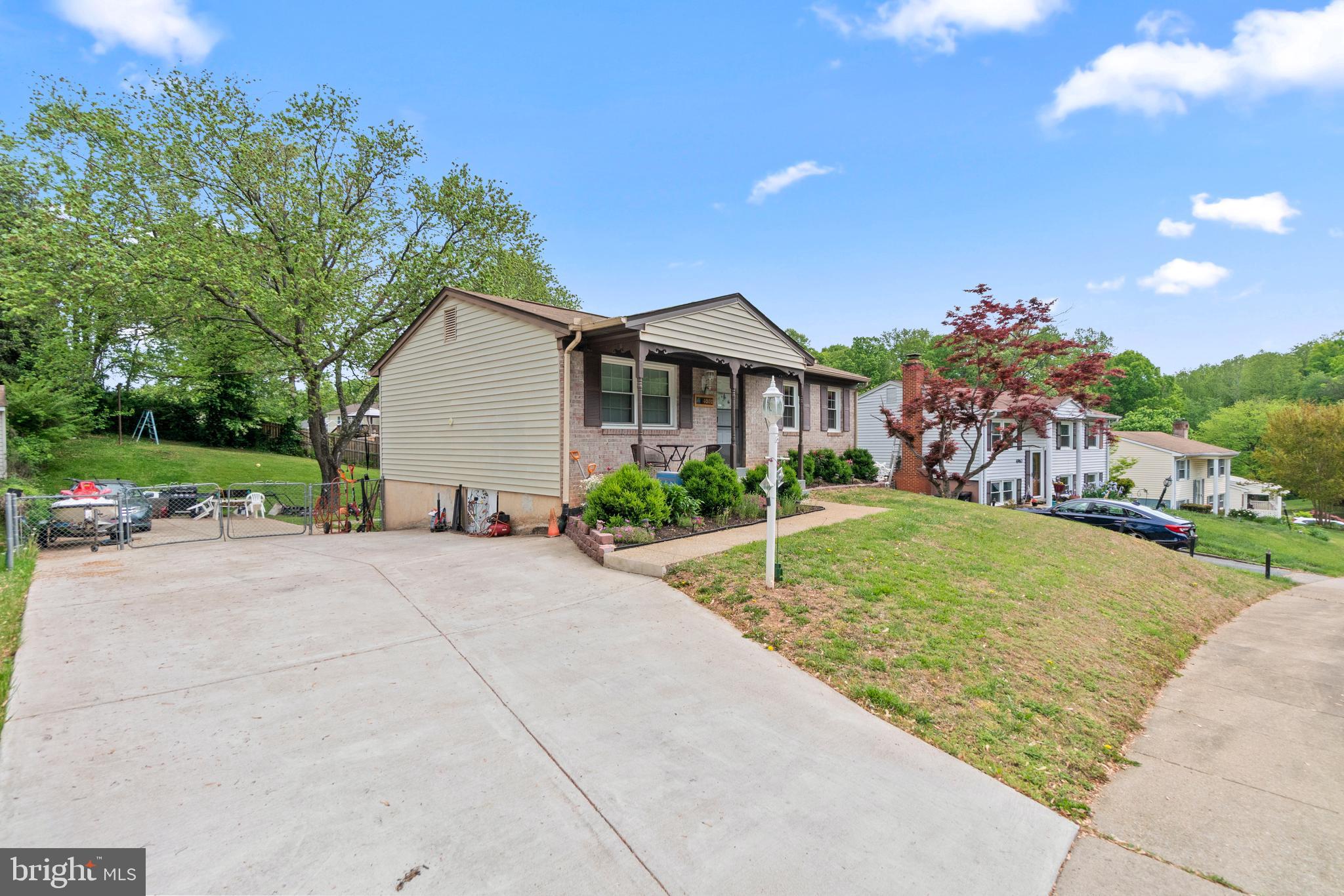 4962 LINSEY COURT