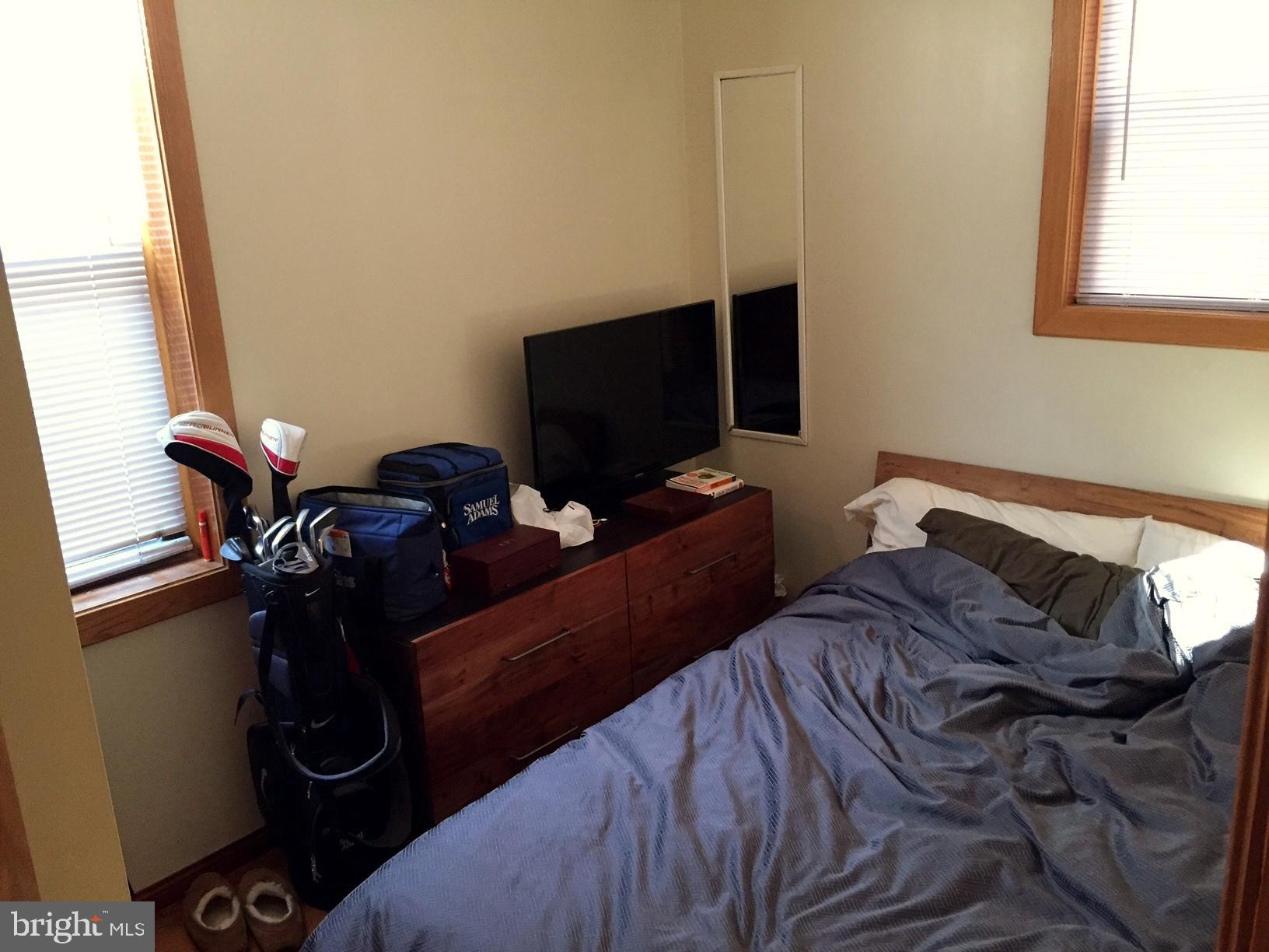 QUEEN VILLAGE - Residential Income