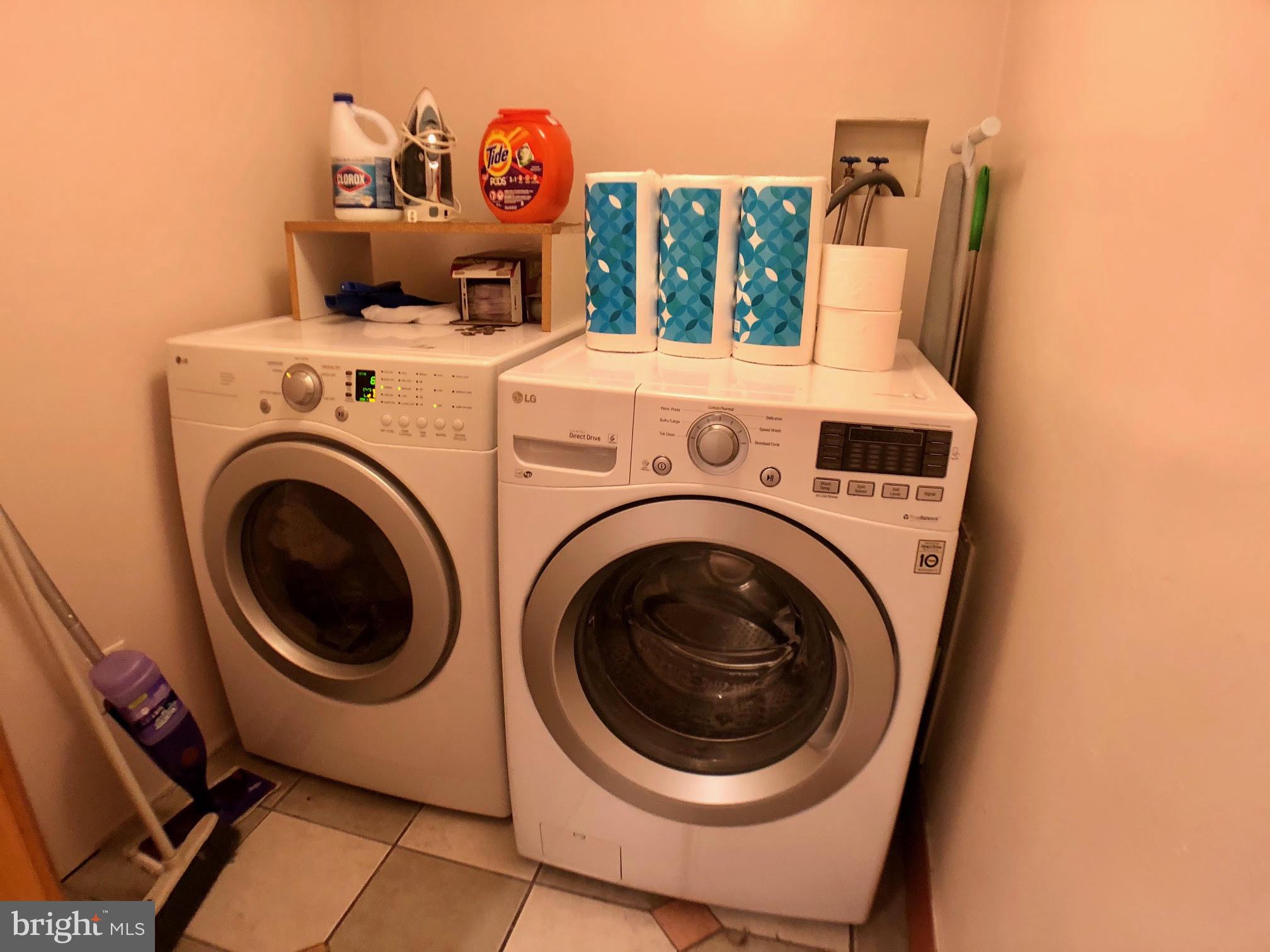 QUEEN VILLAGE - Residential Income