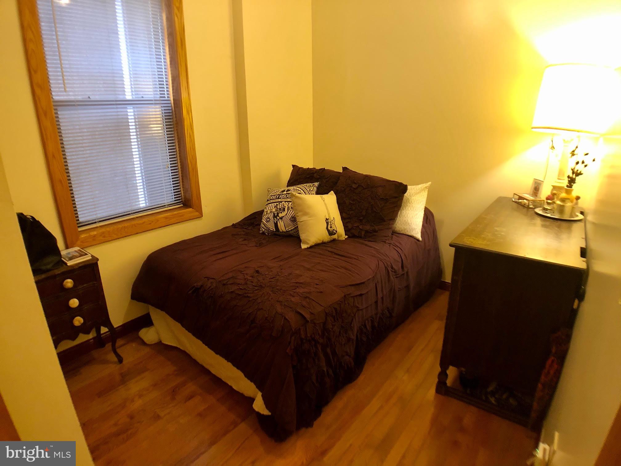 QUEEN VILLAGE - Residential Income