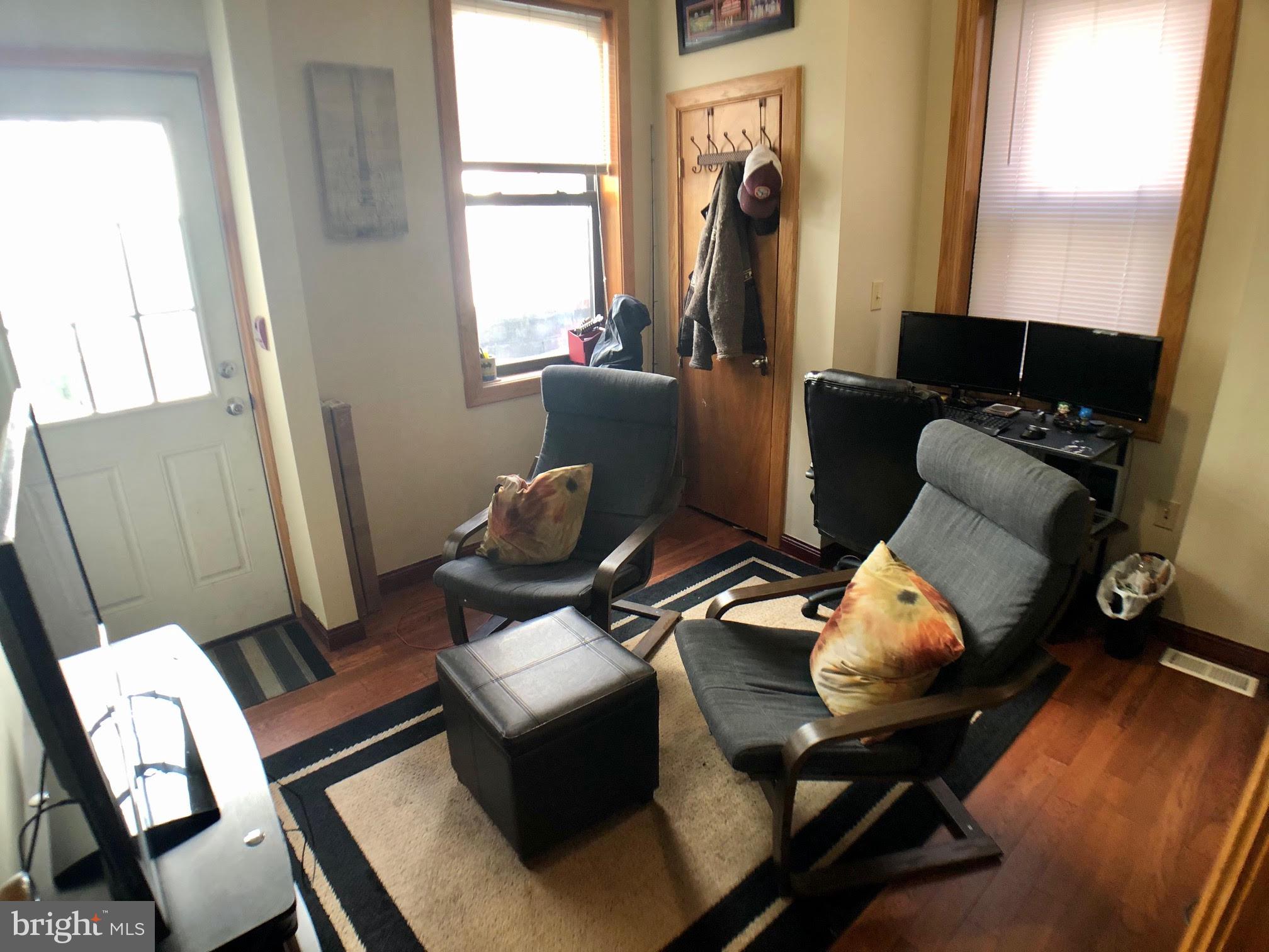 QUEEN VILLAGE - Residential Income