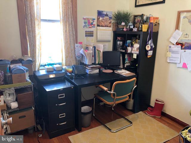 QUEEN VILLAGE - Residential Income