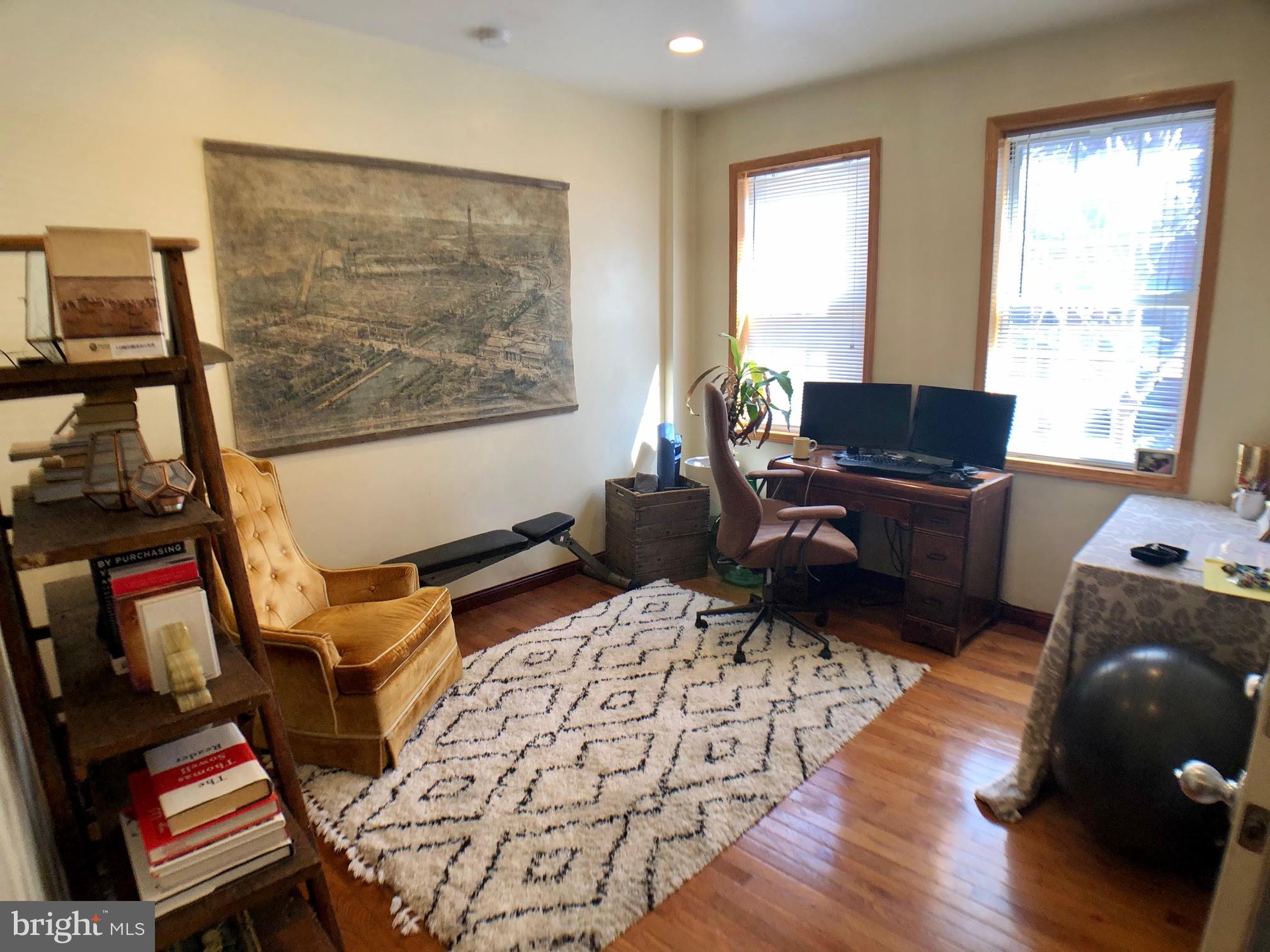 QUEEN VILLAGE - Residential Income