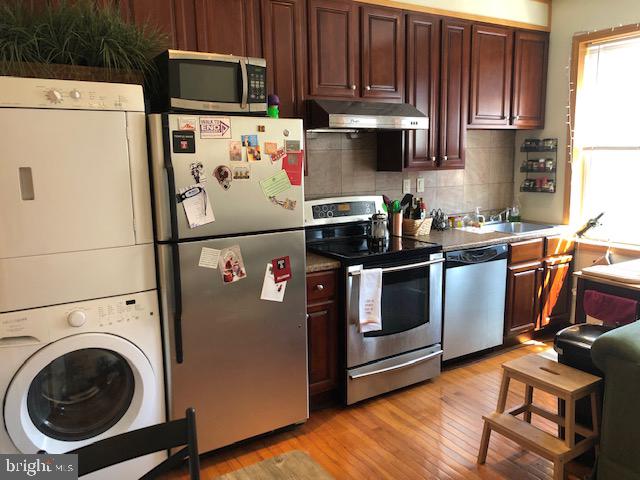 QUEEN VILLAGE - Residential Income