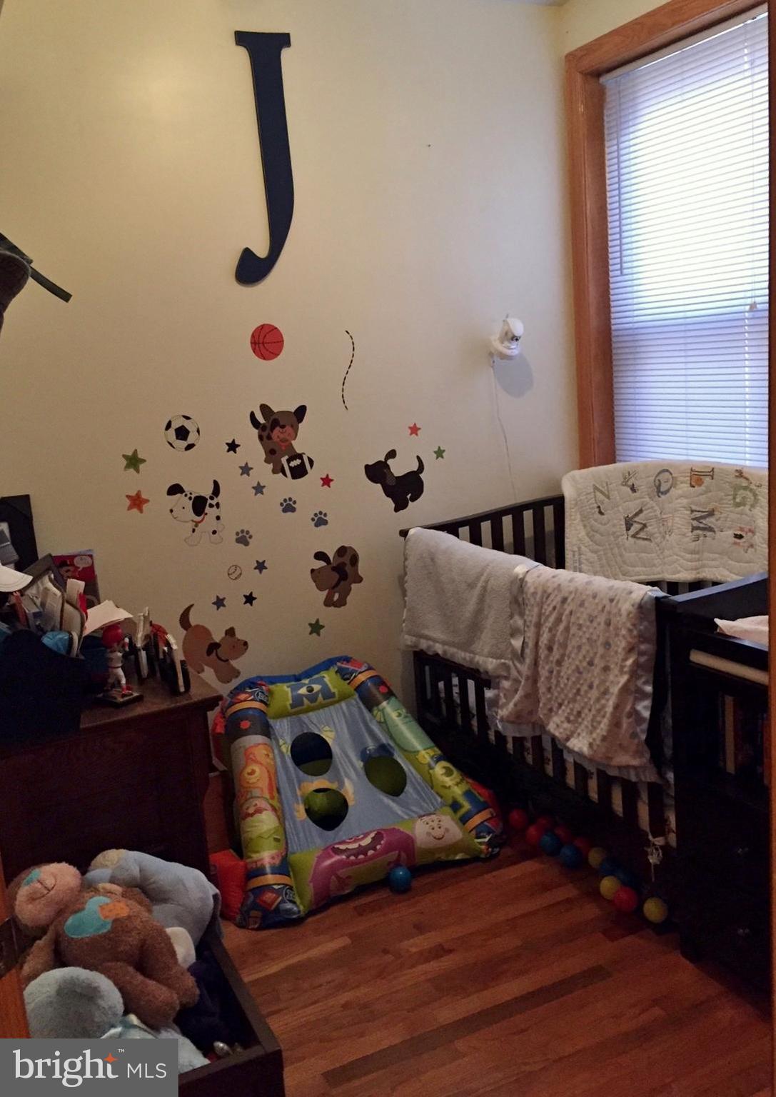 QUEEN VILLAGE - Residential Income