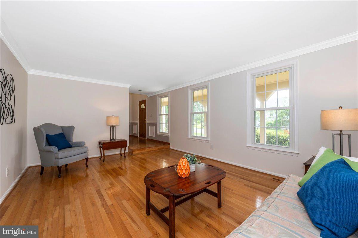 9713 MEADOWCROFT LANE