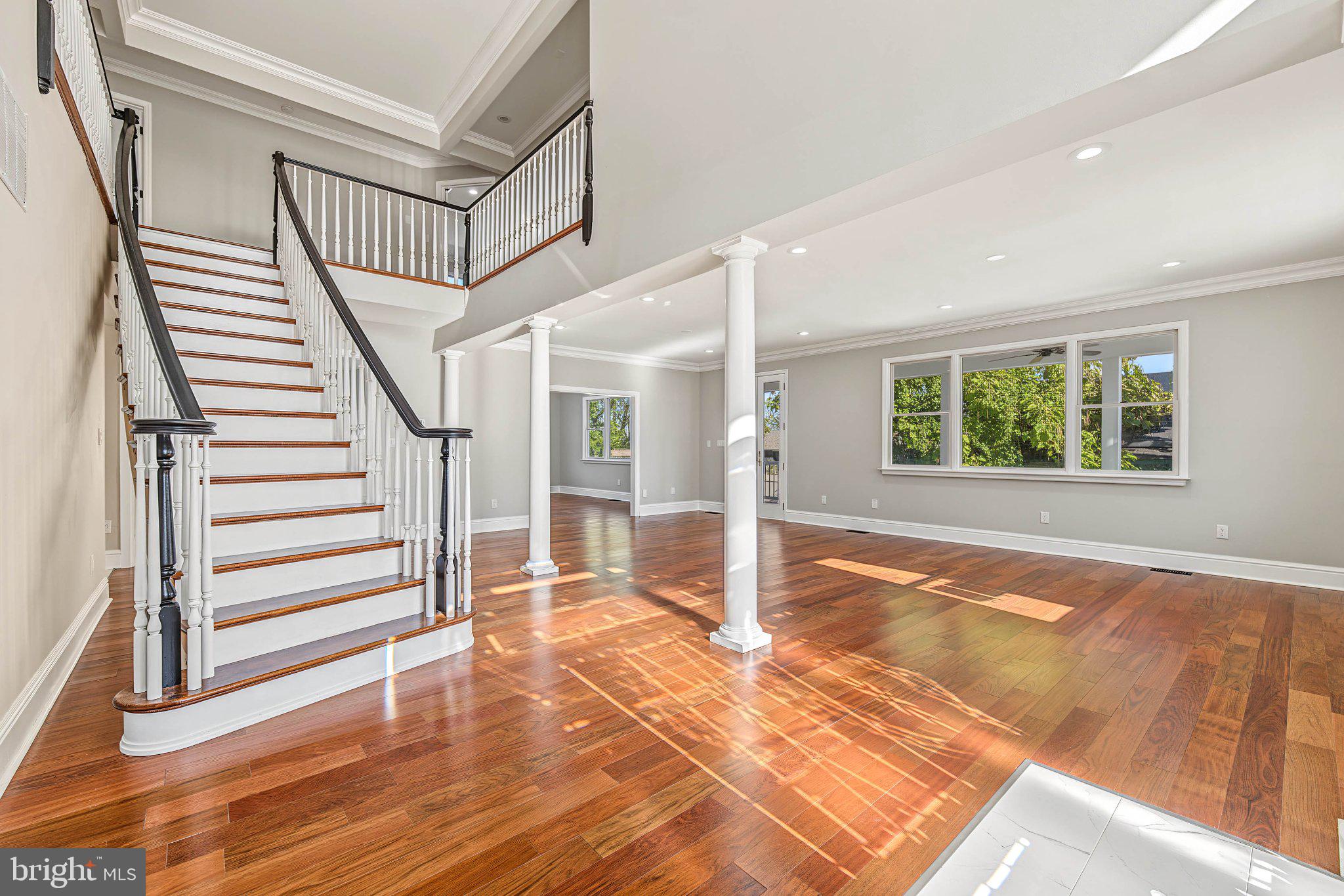 123 CEDAR AVENUE E
