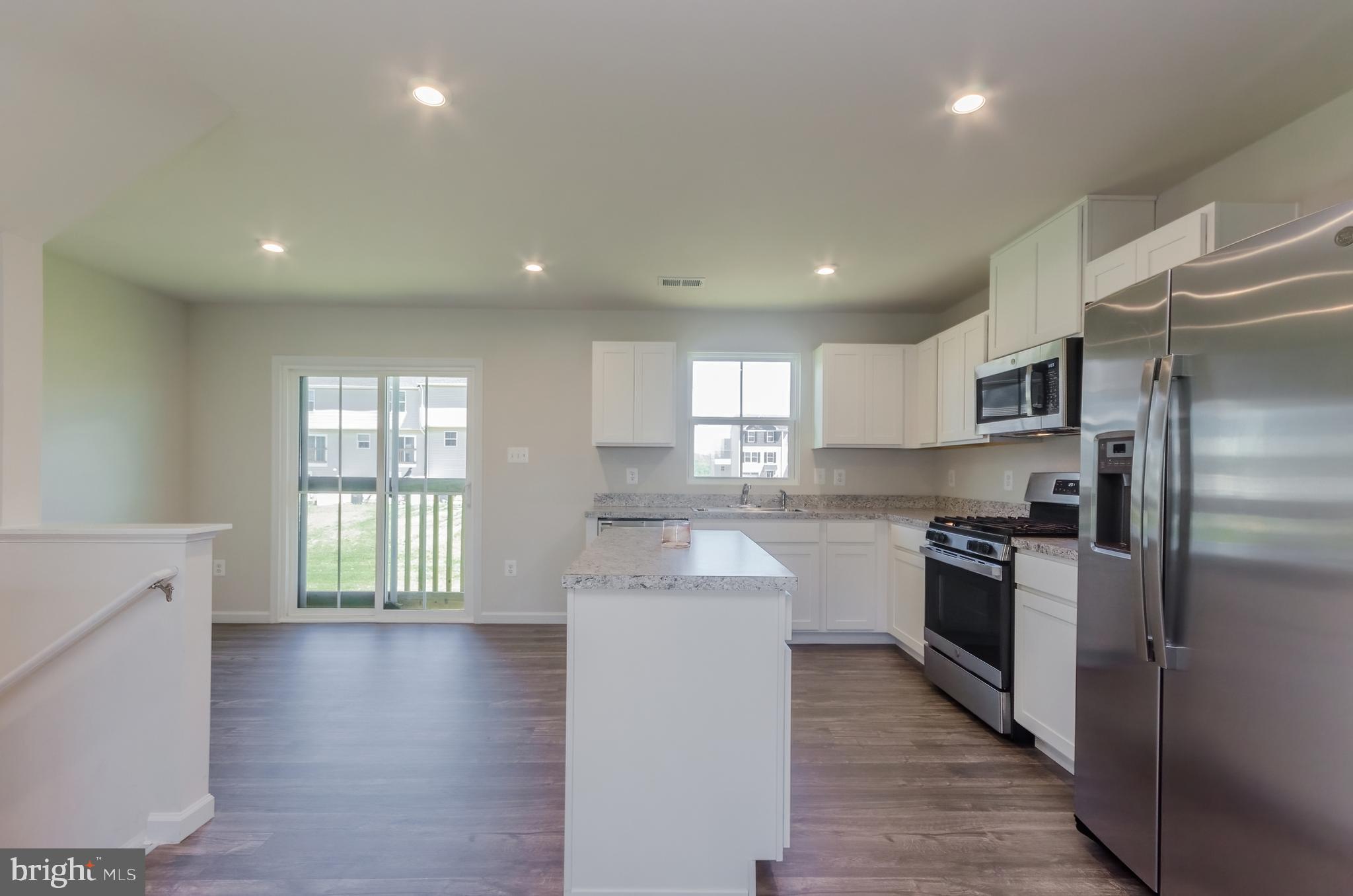 THE LAKES AT MARTINSBURG - Residential Lease