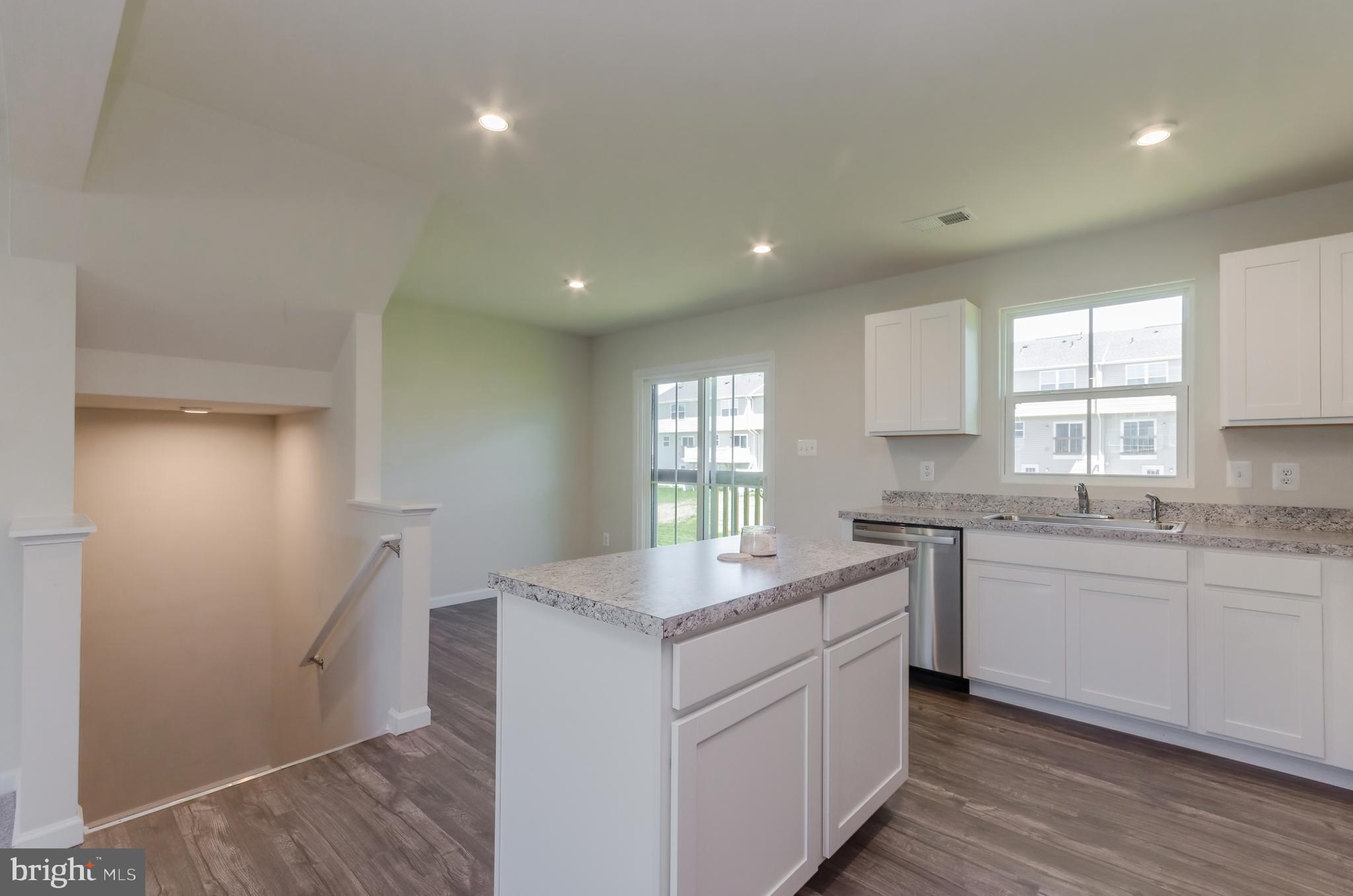 THE LAKES AT MARTINSBURG - Residential Lease