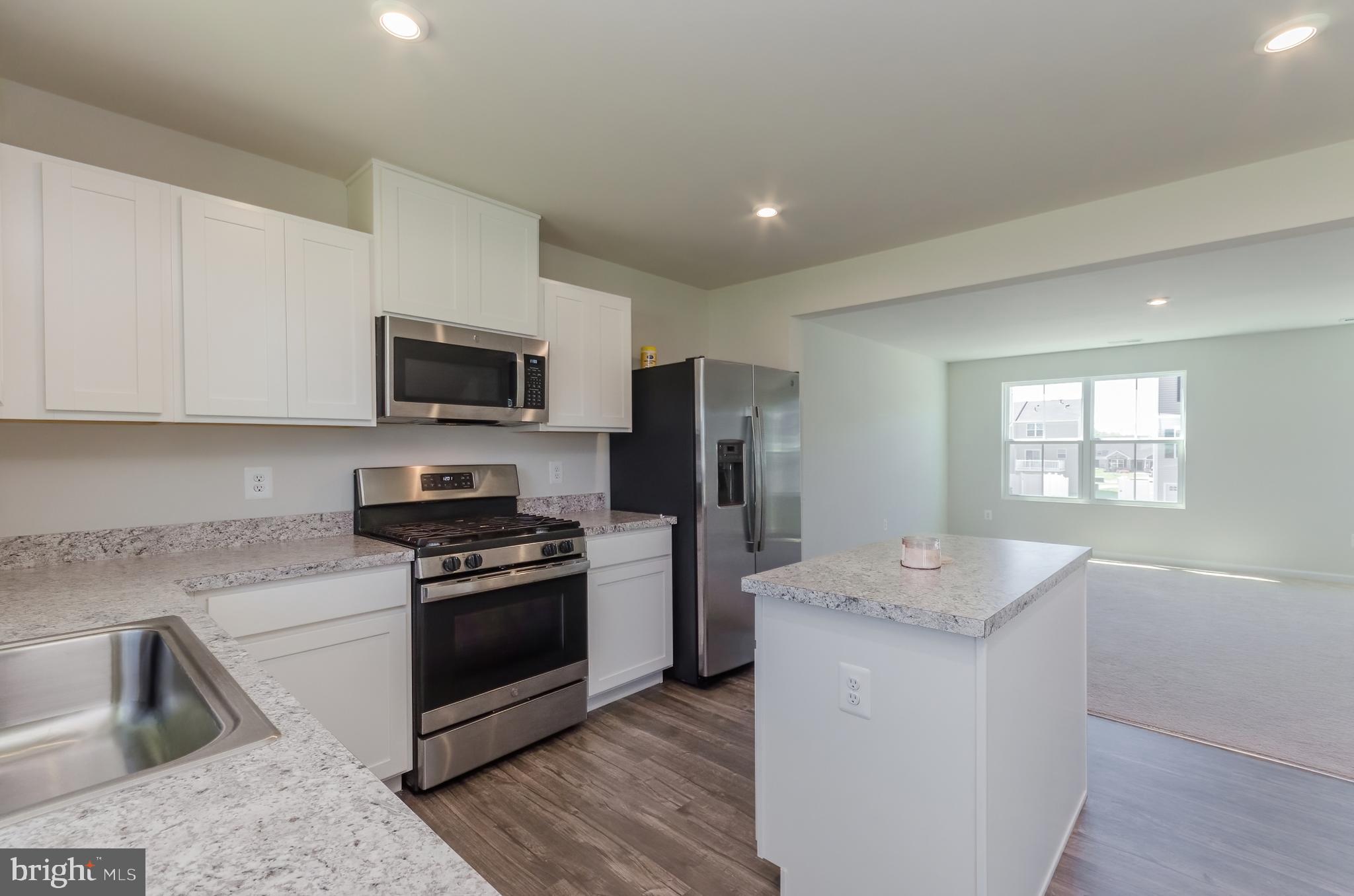 THE LAKES AT MARTINSBURG - Residential Lease