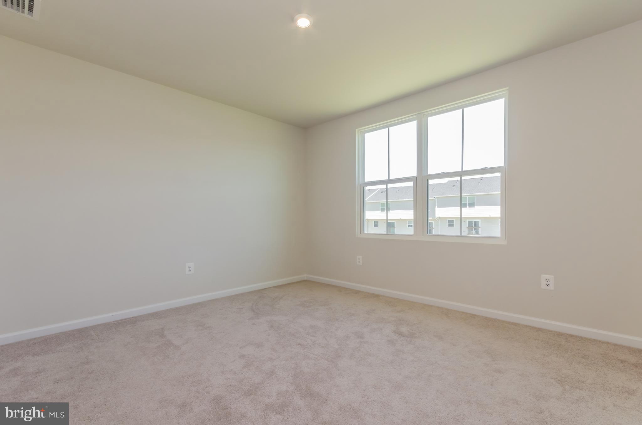 THE LAKES AT MARTINSBURG - Residential Lease