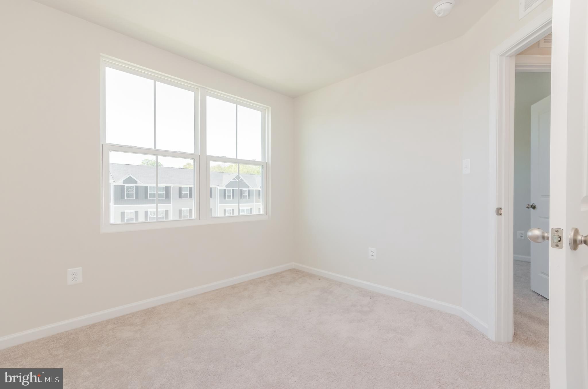 THE LAKES AT MARTINSBURG - Residential Lease