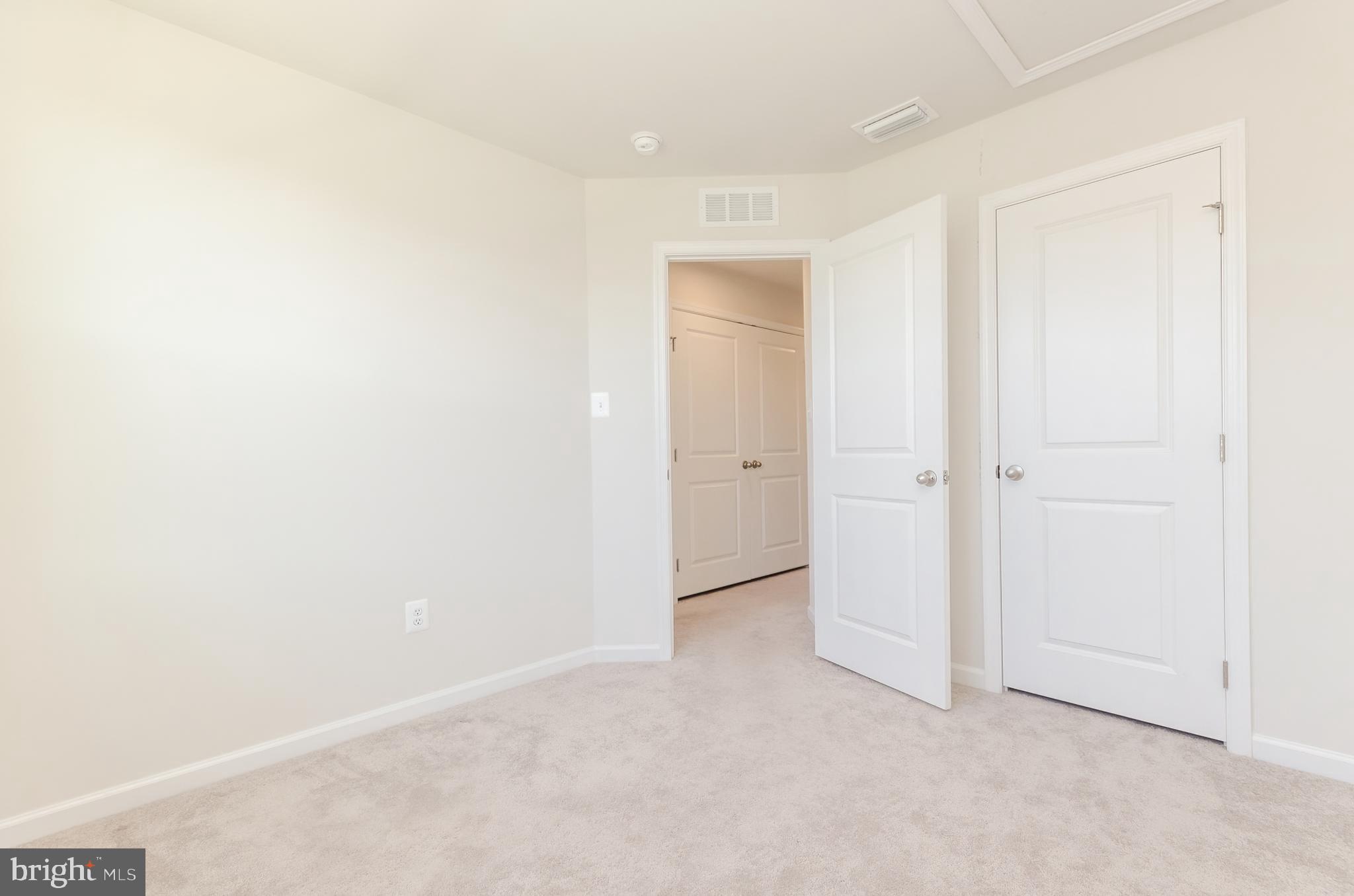 THE LAKES AT MARTINSBURG - Residential Lease