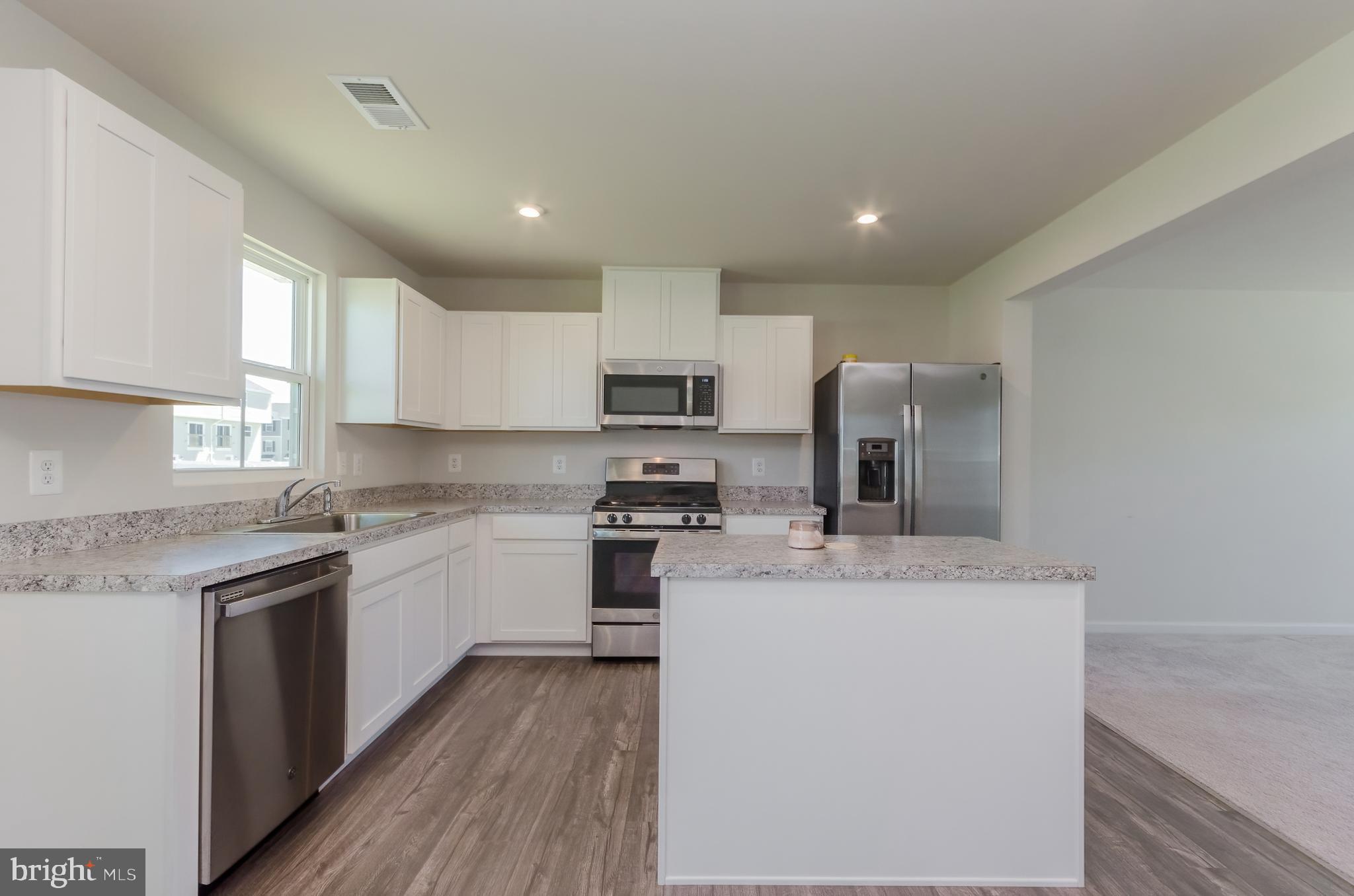 THE LAKES AT MARTINSBURG - Residential Lease