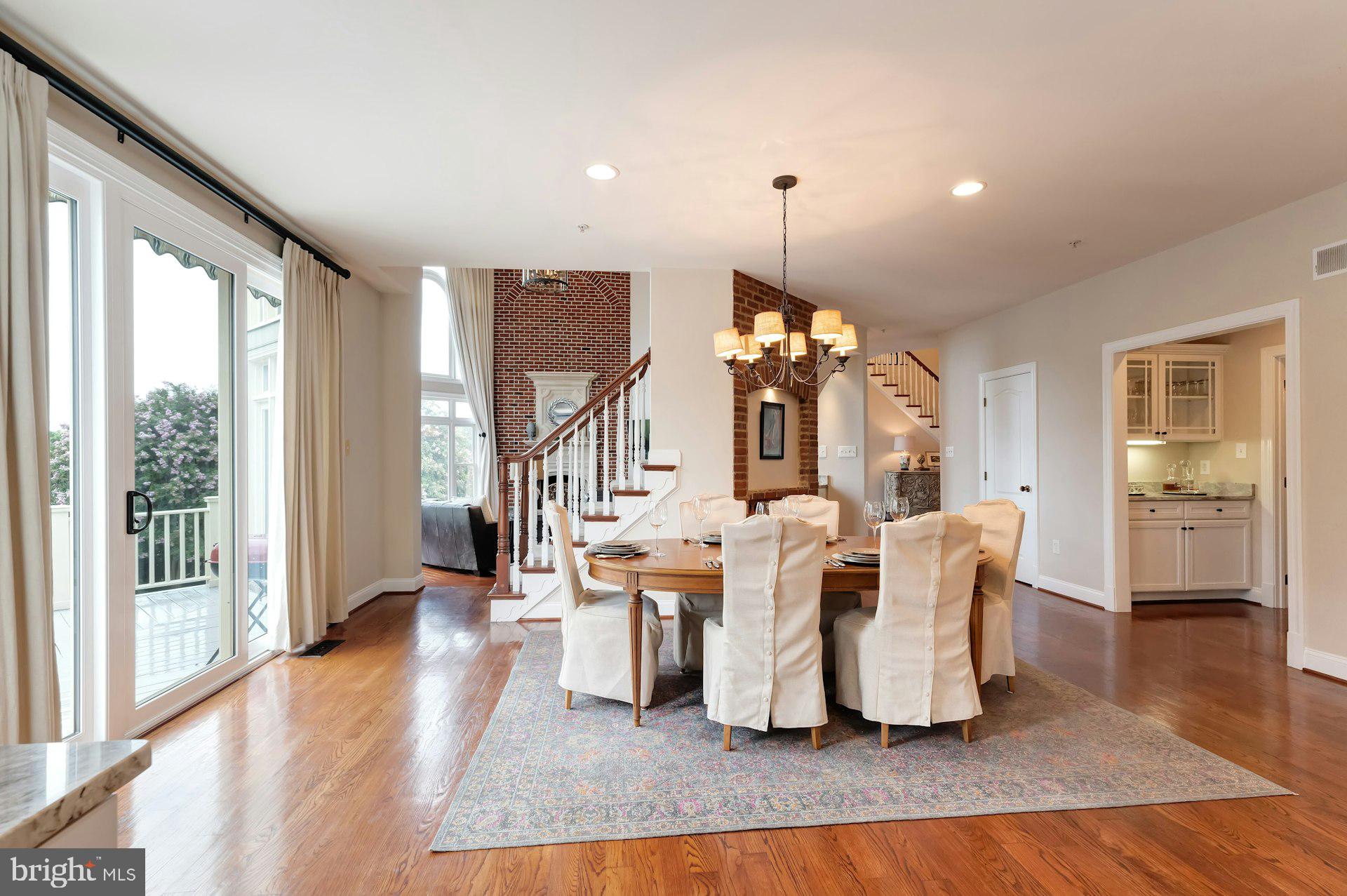 BEACON HILL - Residential