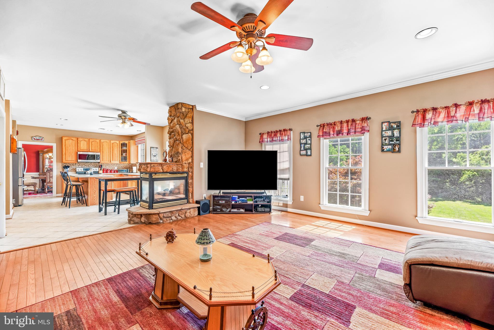 CHAPEL KNOLL - Residential