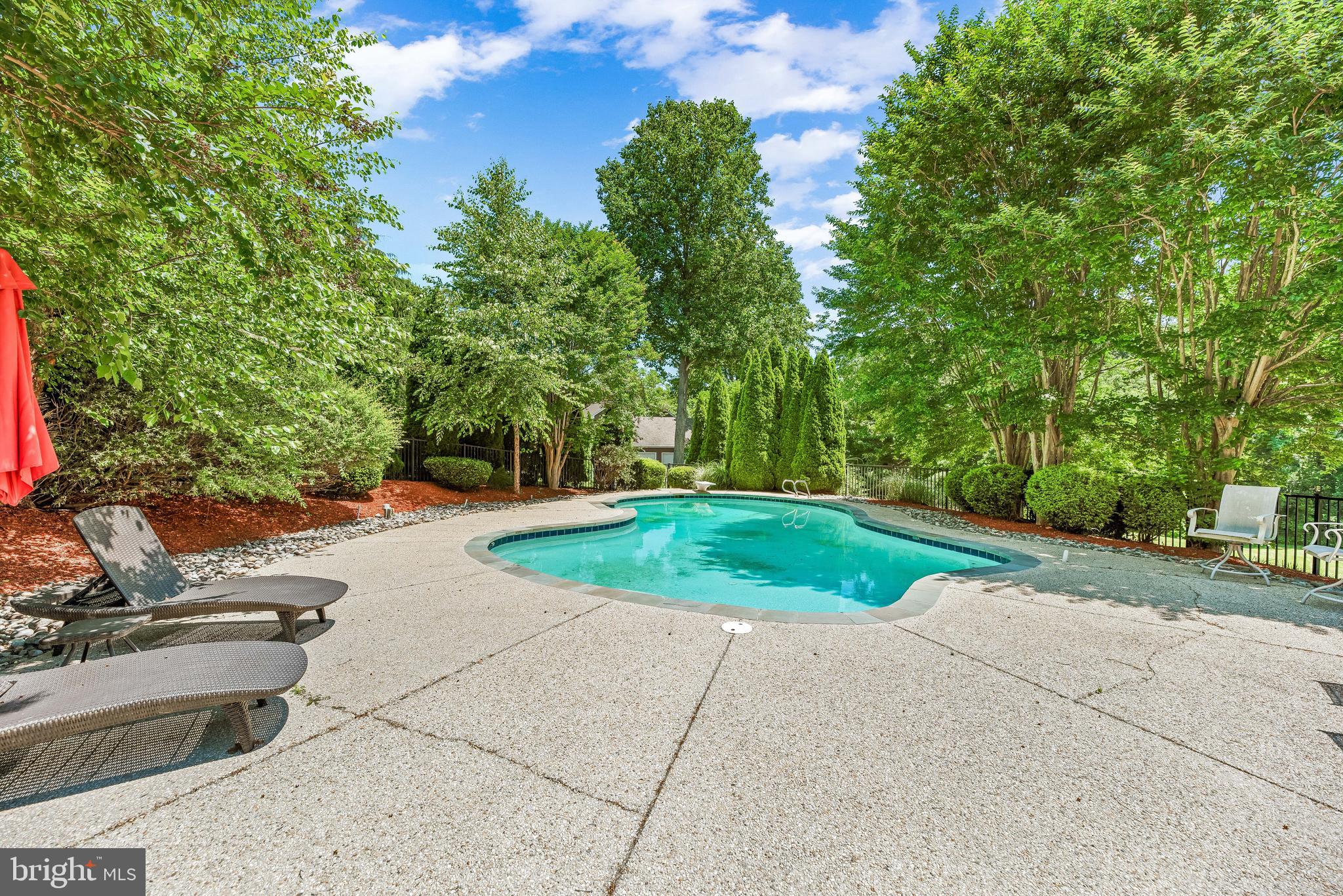 CHAPEL KNOLL - Residential