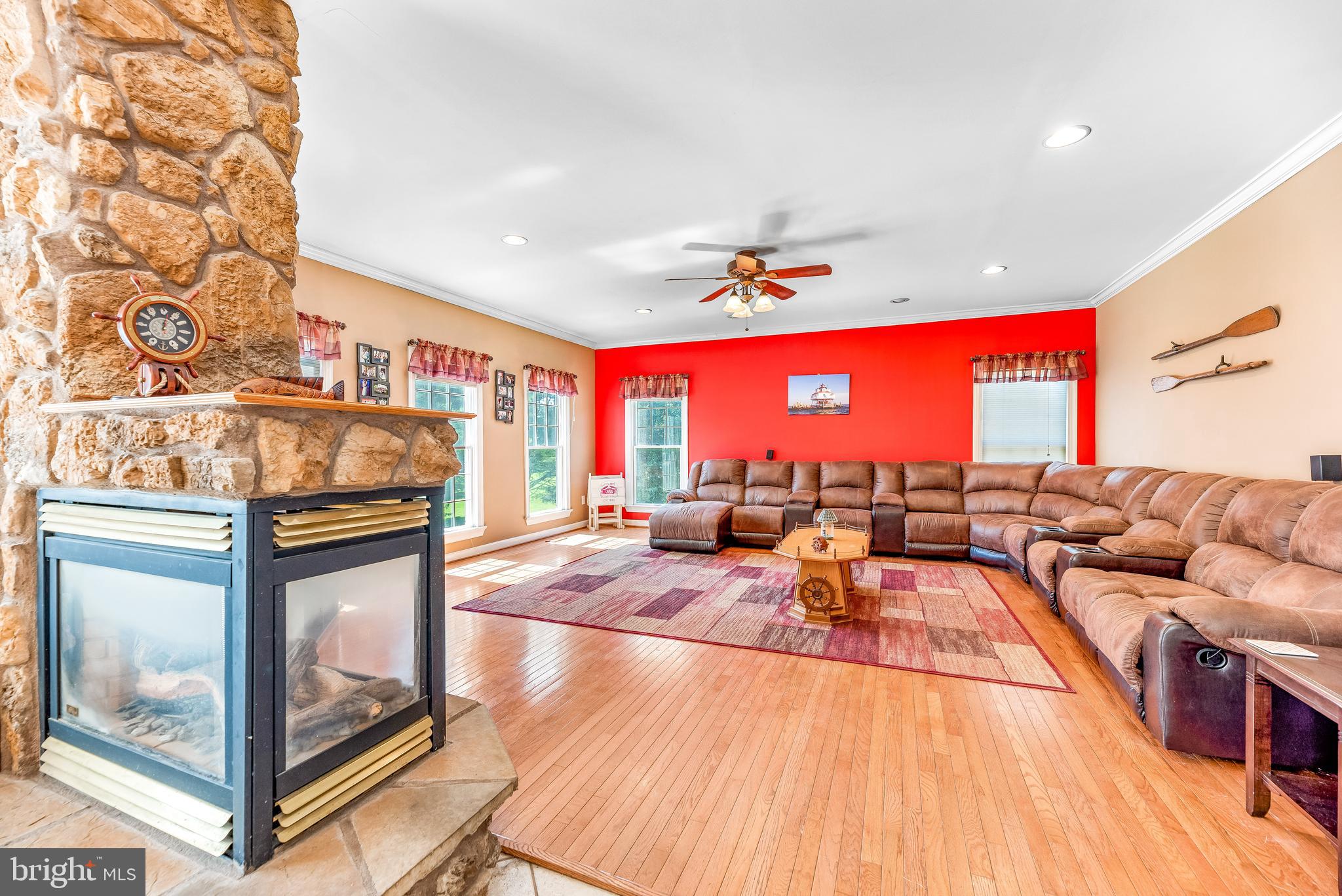 CHAPEL KNOLL - Residential