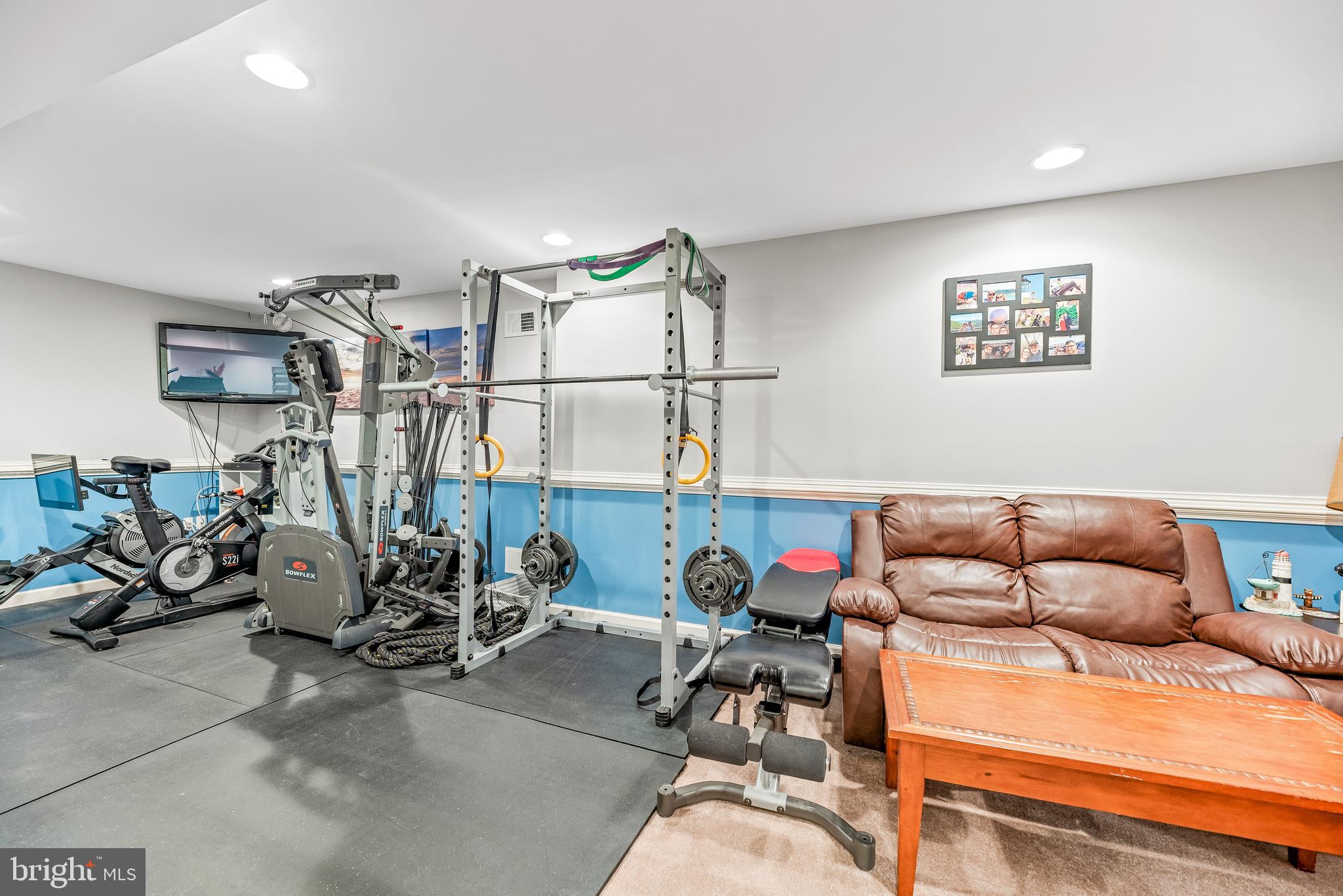 CHAPEL KNOLL - Residential