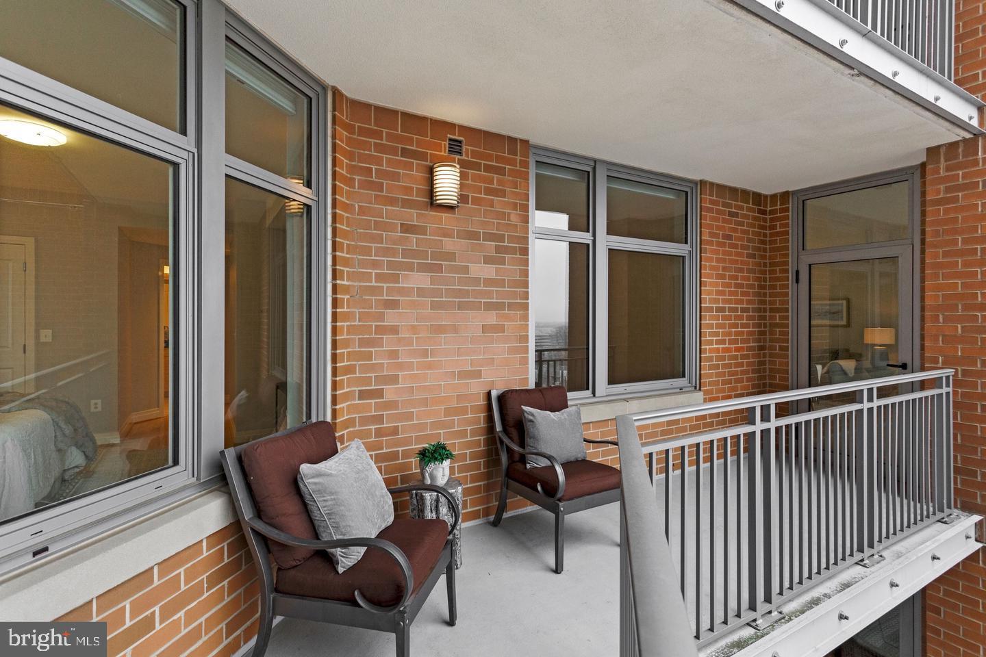 ONE PARK CREST - Residential Lease