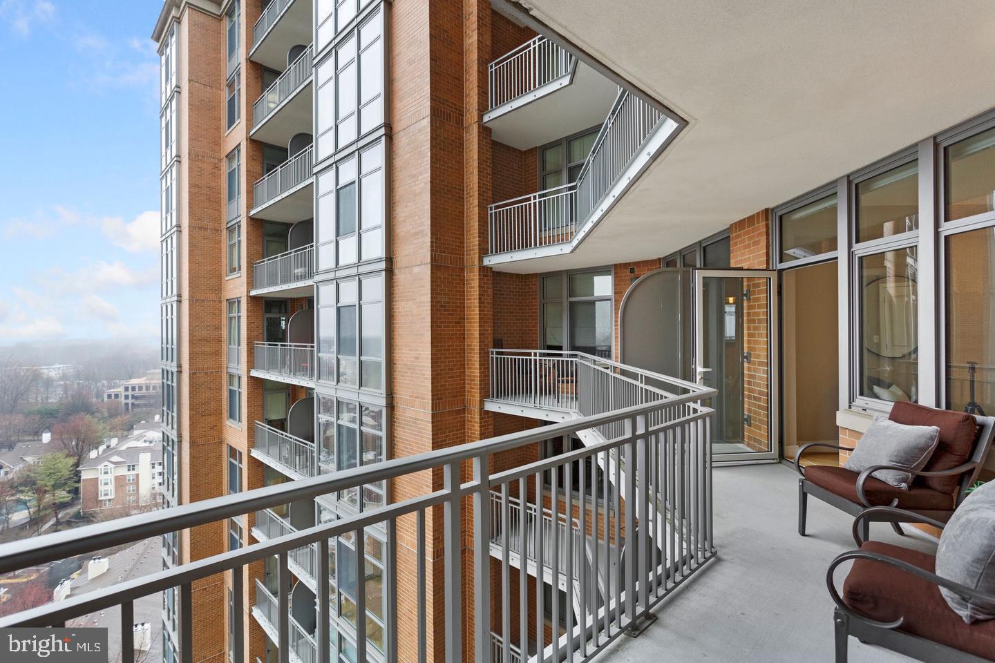 ONE PARK CREST - Residential Lease