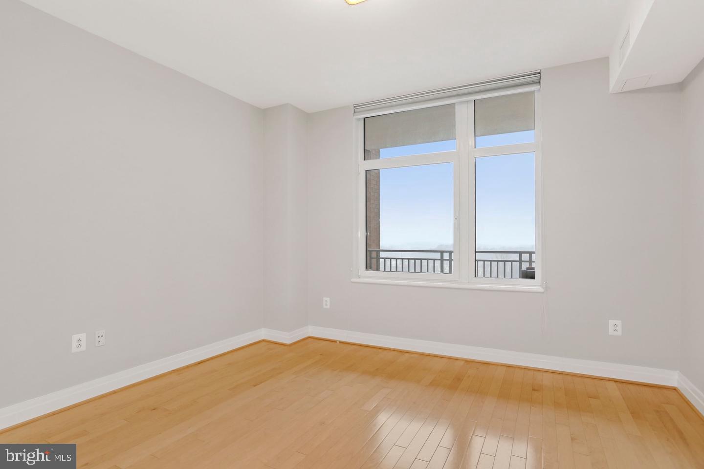 ONE PARK CREST - Residential Lease