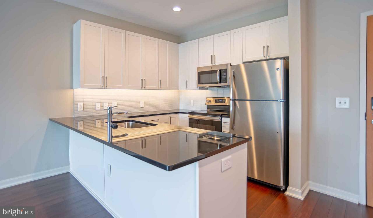 24 CRICKET AVENUE 1B-803