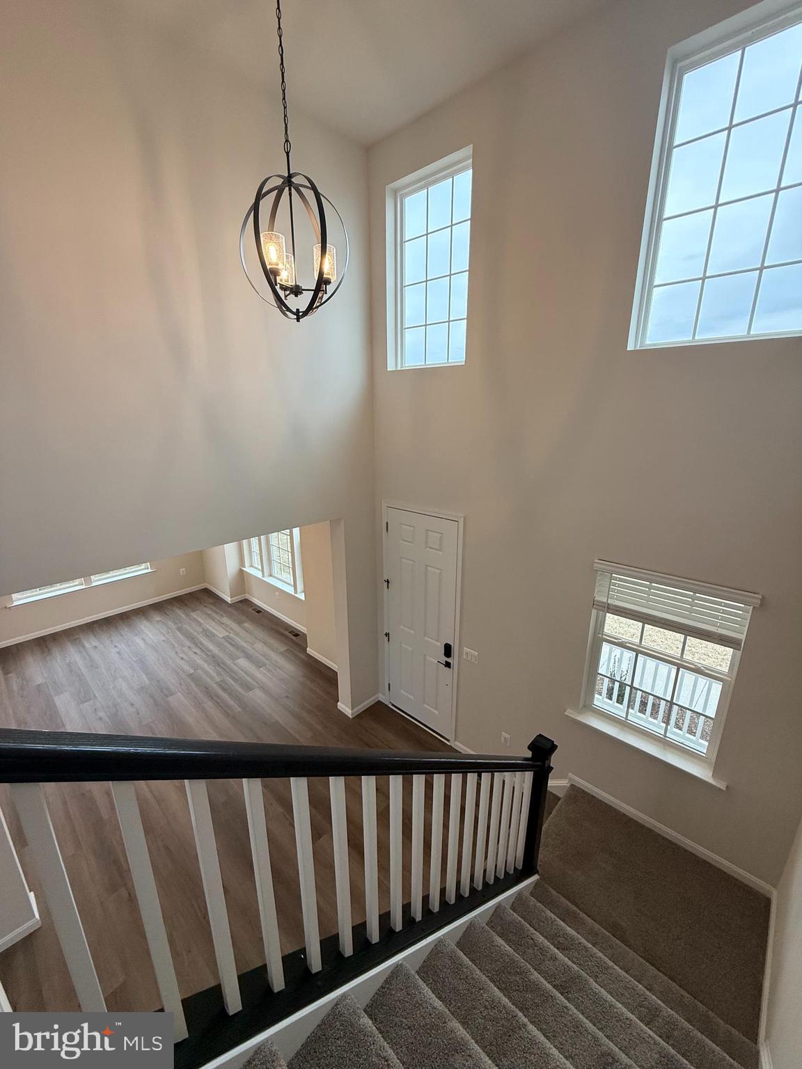 ABRAMS POINTE - Residential