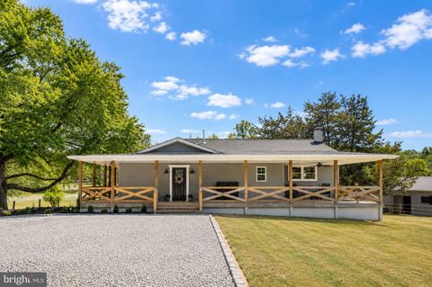 Photo of 13 Dog Patch Lane, STAFFORD, VA 22554 (MLS # VAST2049072)