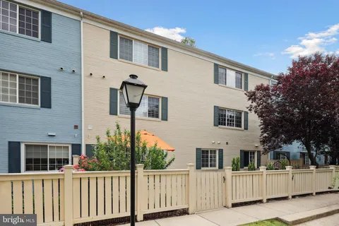 1563 N Van Dorn Street, Alexandria, VA MLS: VAAX2045150