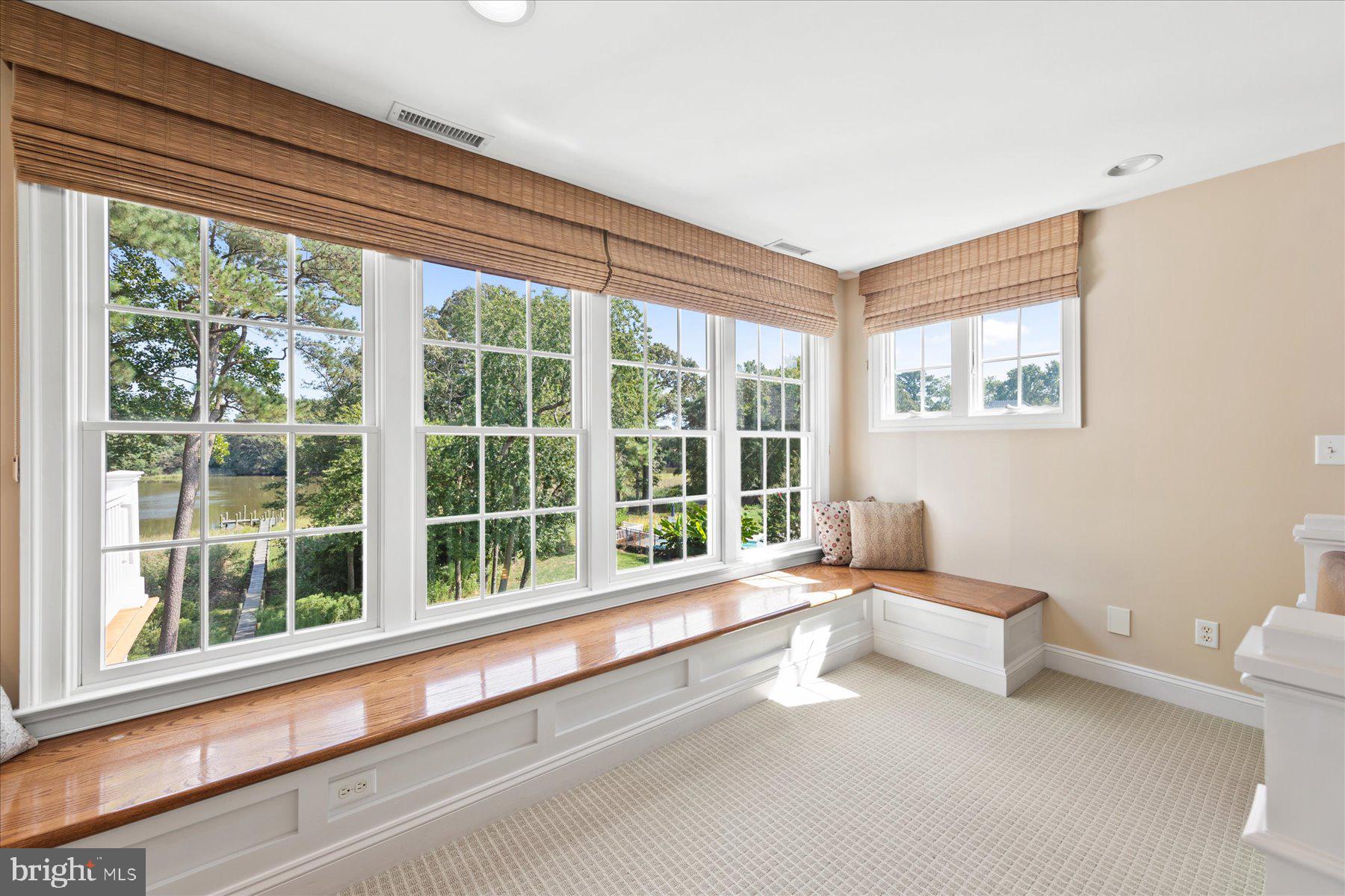 CEDAR CREEK - Residential