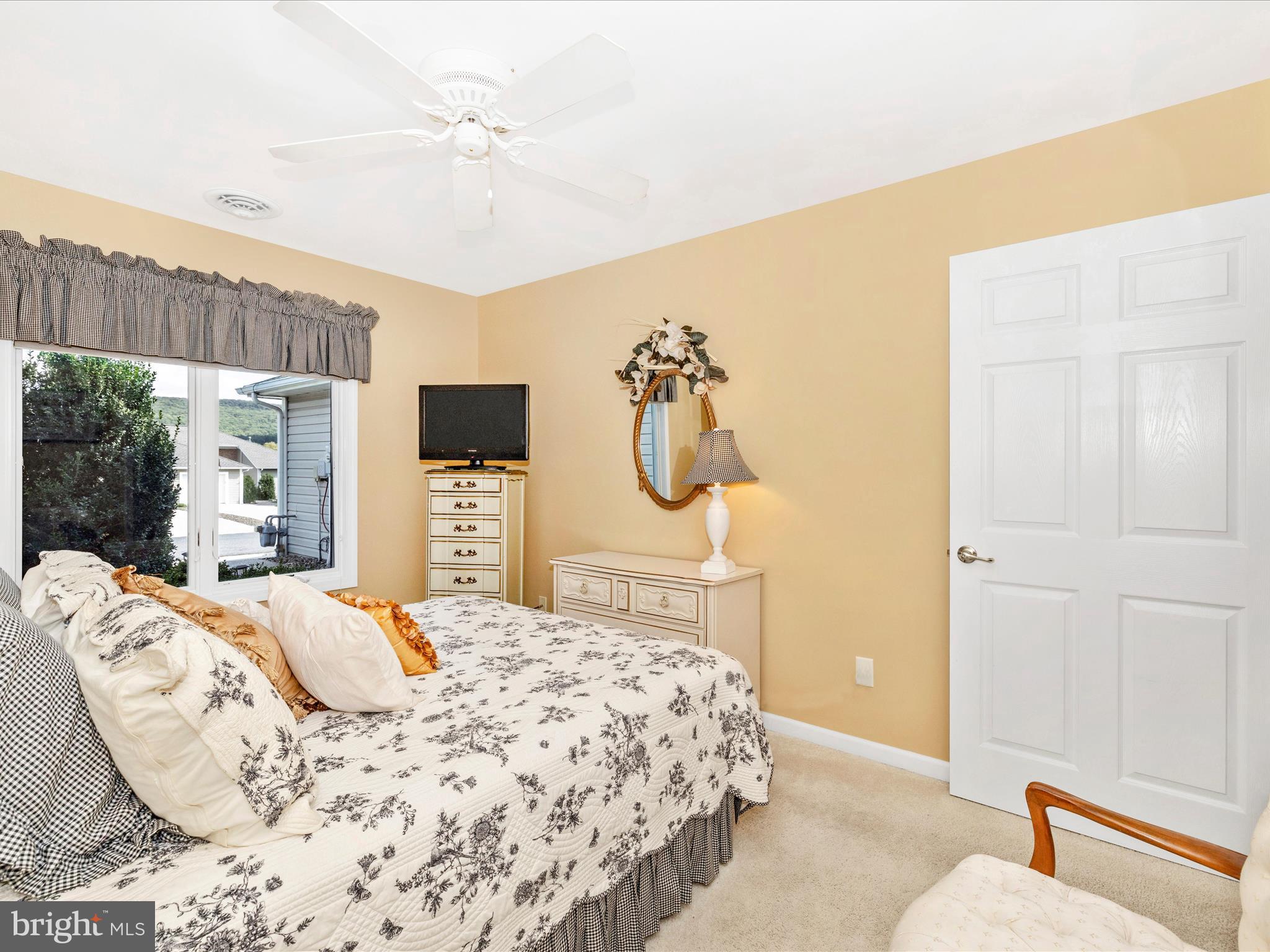 PENN NATIONAL ESTATES - Residential