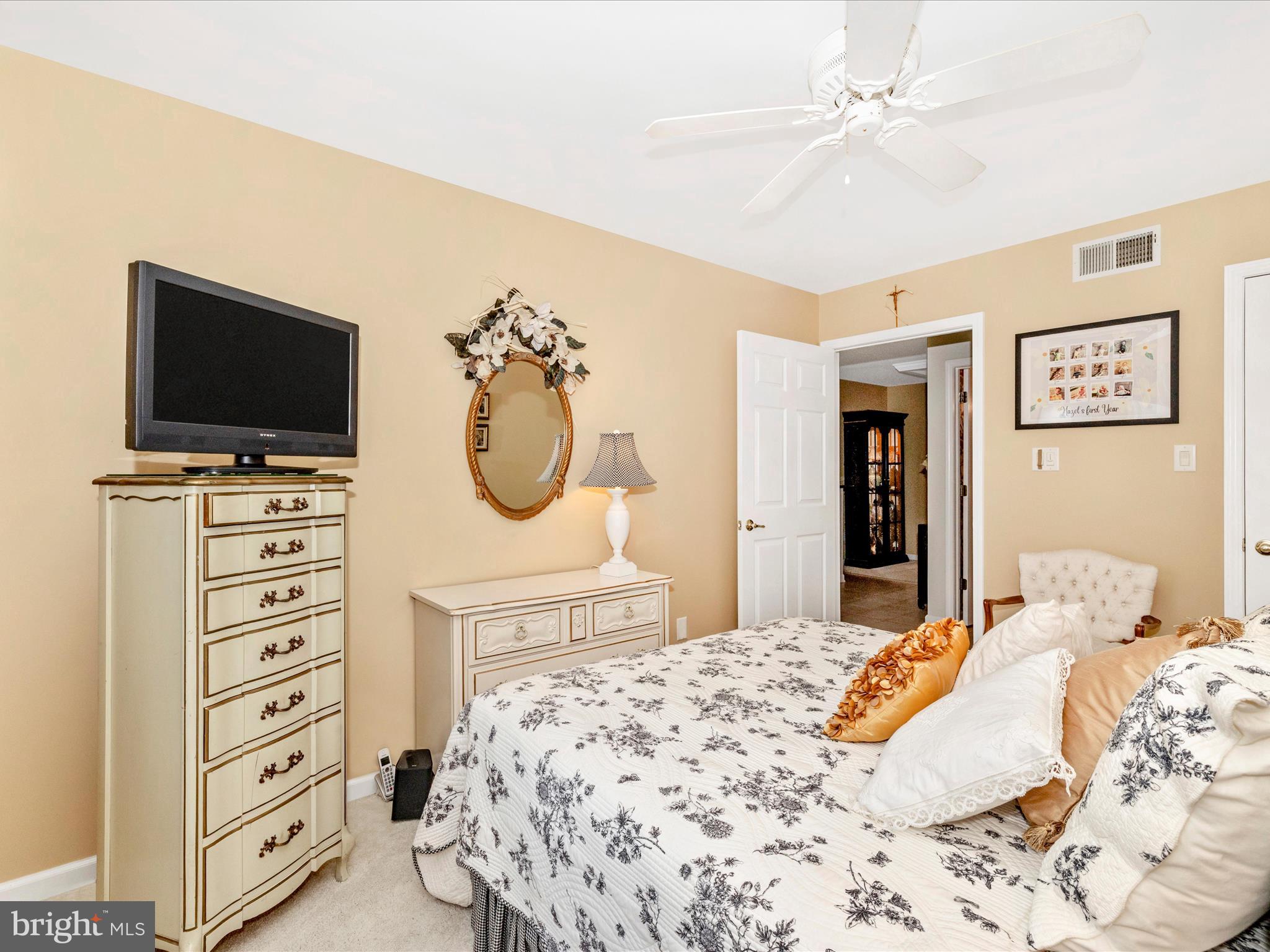 PENN NATIONAL ESTATES - Residential