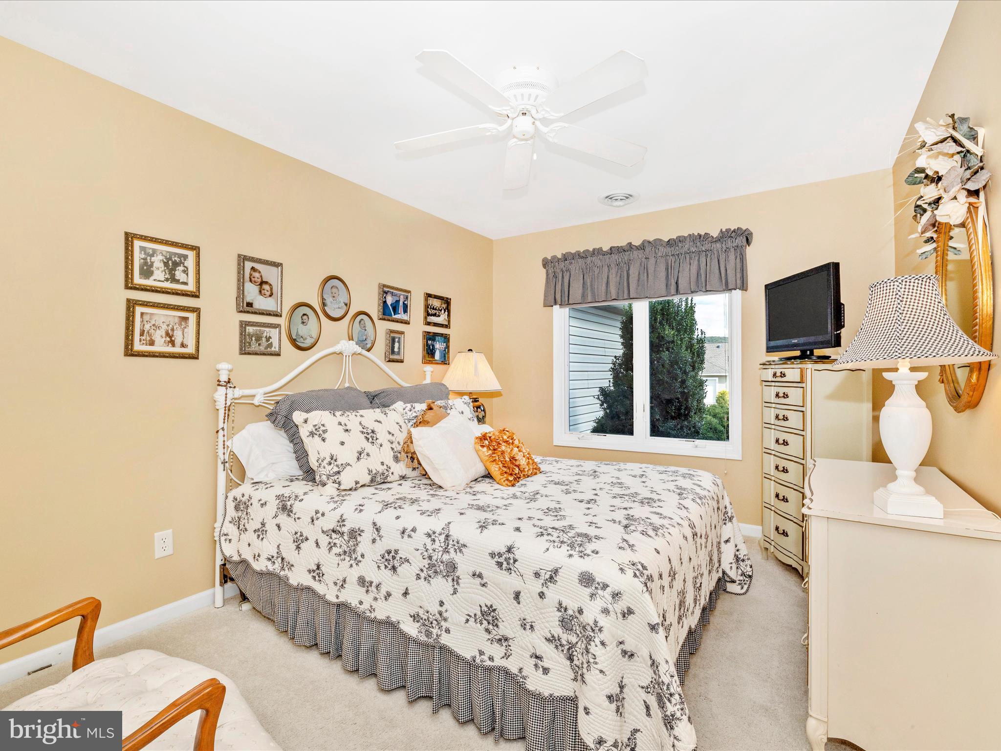 PENN NATIONAL ESTATES - Residential