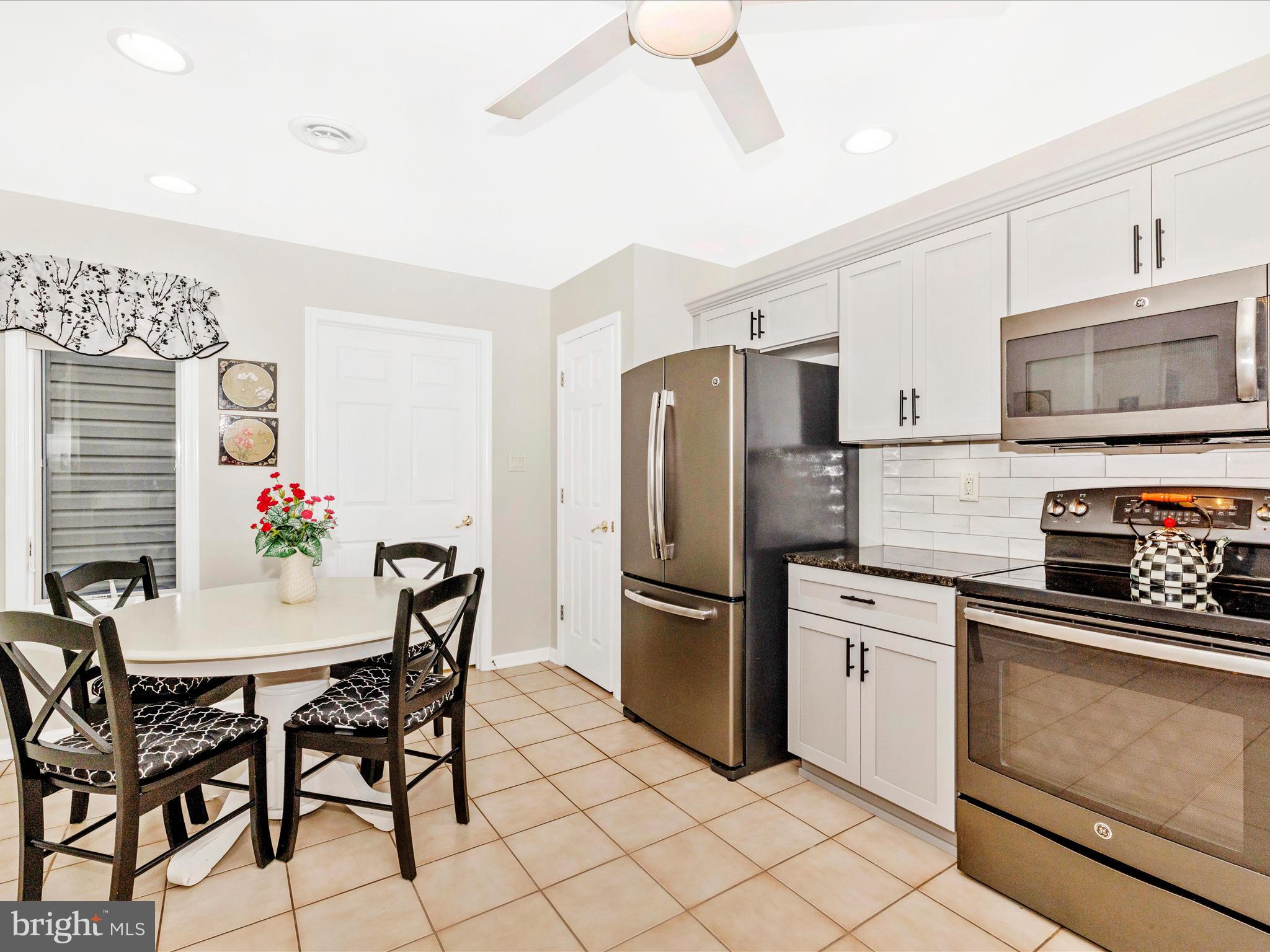 PENN NATIONAL ESTATES - Residential