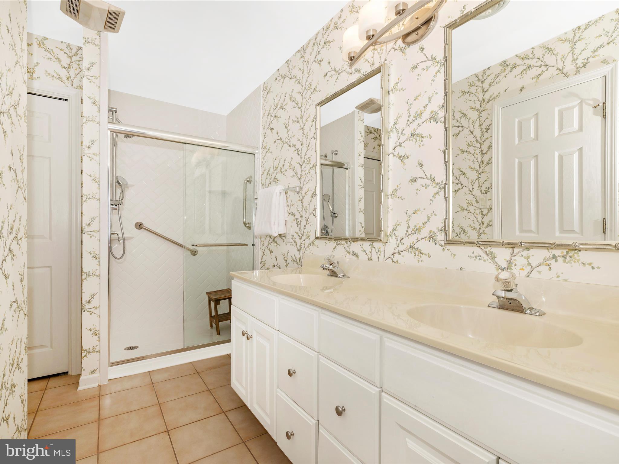 PENN NATIONAL ESTATES - Residential