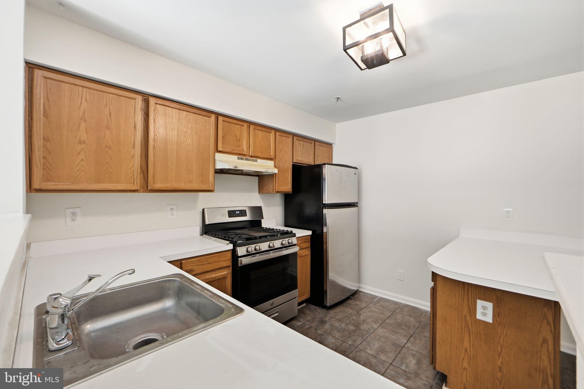 CLOVERLEAF COMMONS - Residential