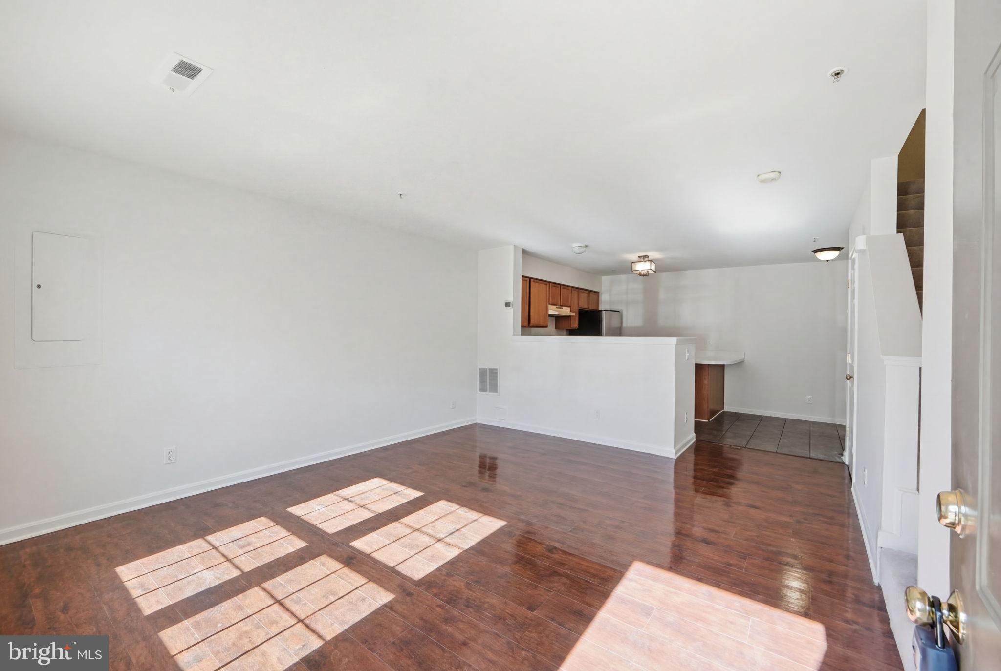 CLOVERLEAF COMMONS - Residential