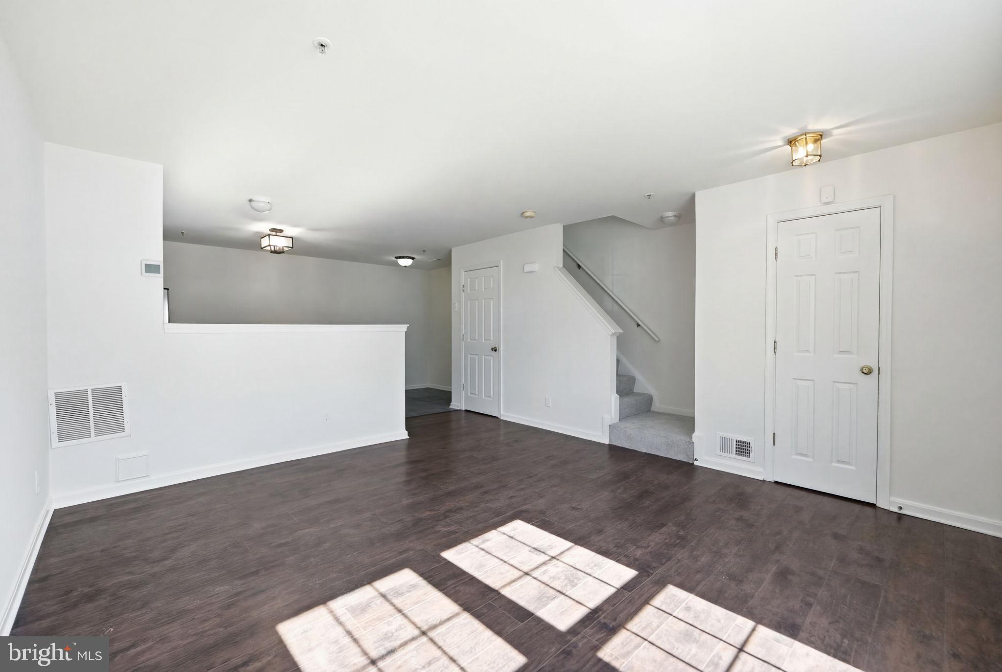 CLOVERLEAF COMMONS - Residential