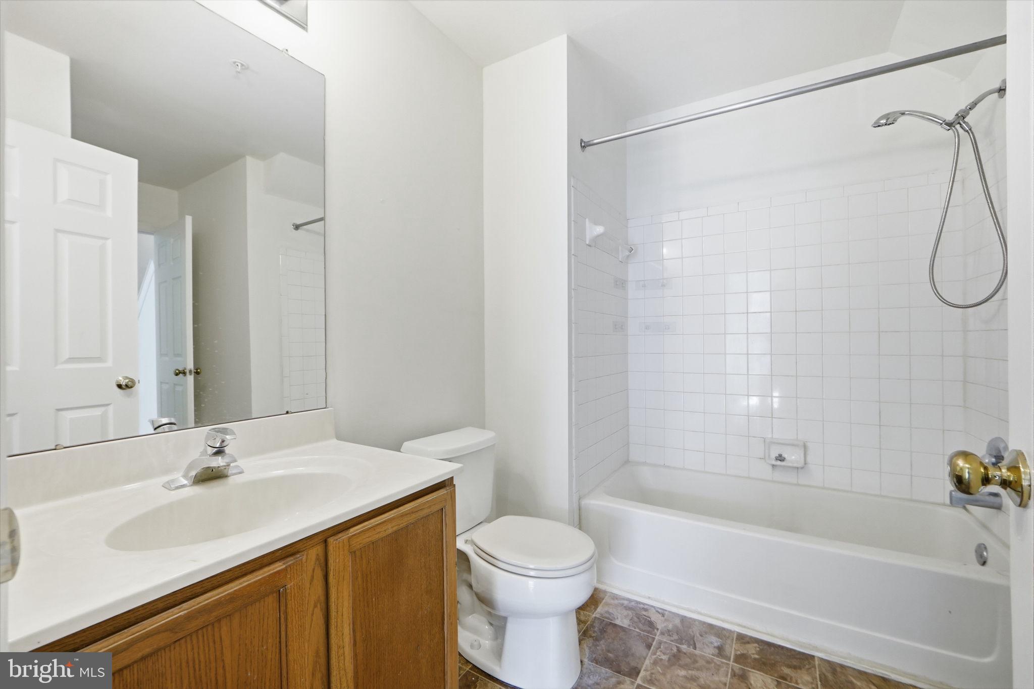 CLOVERLEAF COMMONS - Residential