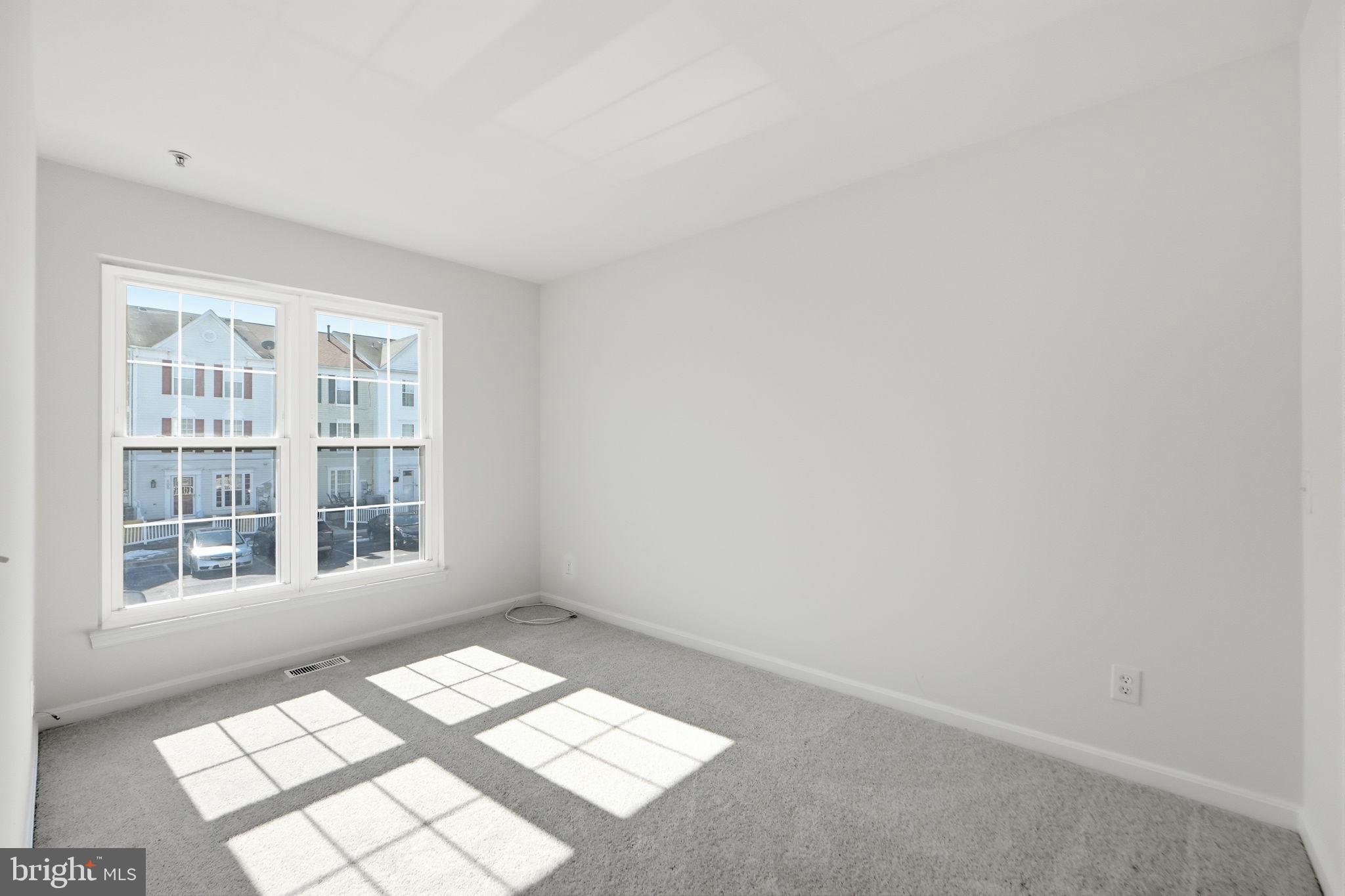 CLOVERLEAF COMMONS - Residential