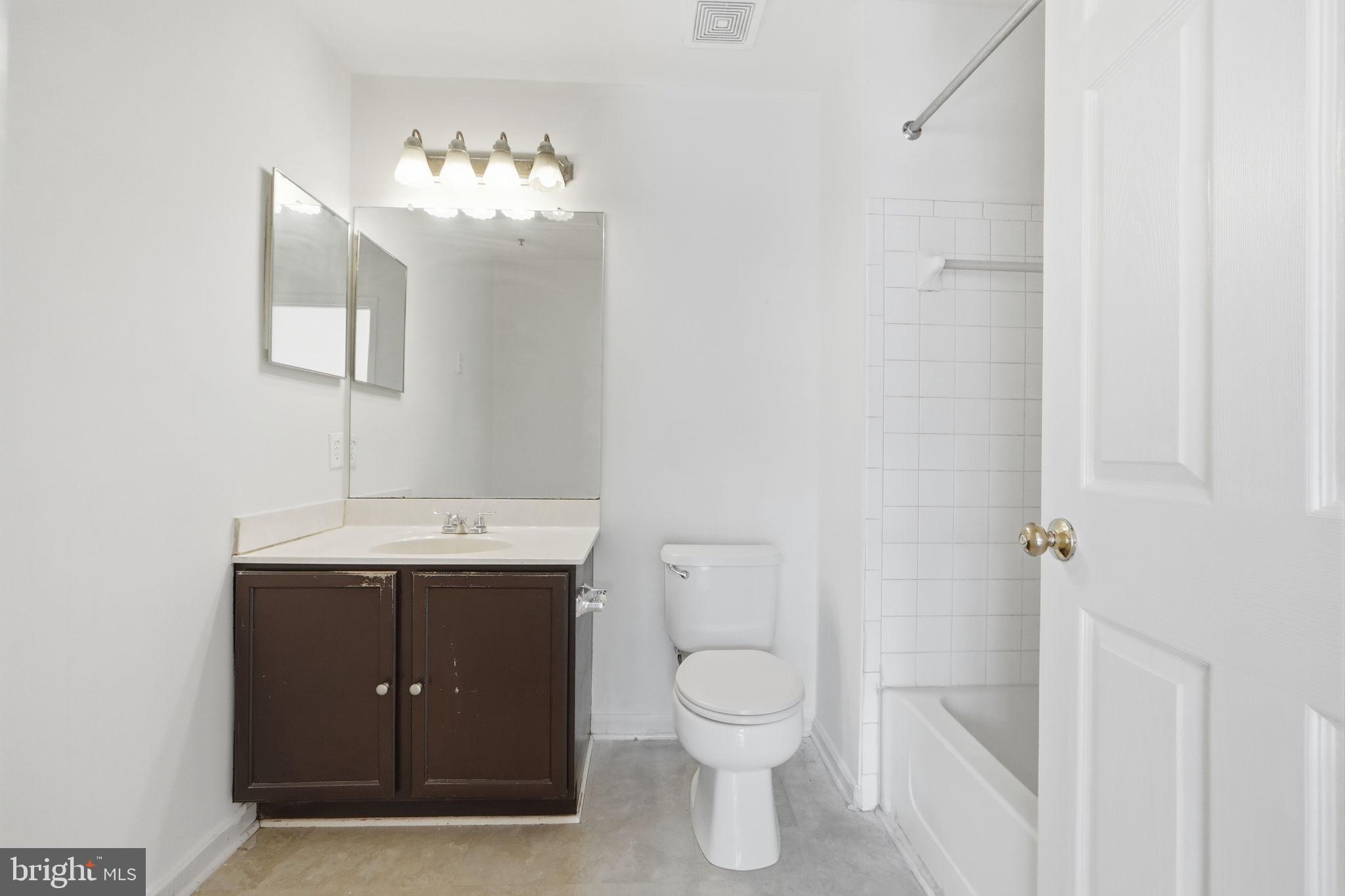 CLOVERLEAF COMMONS - Residential