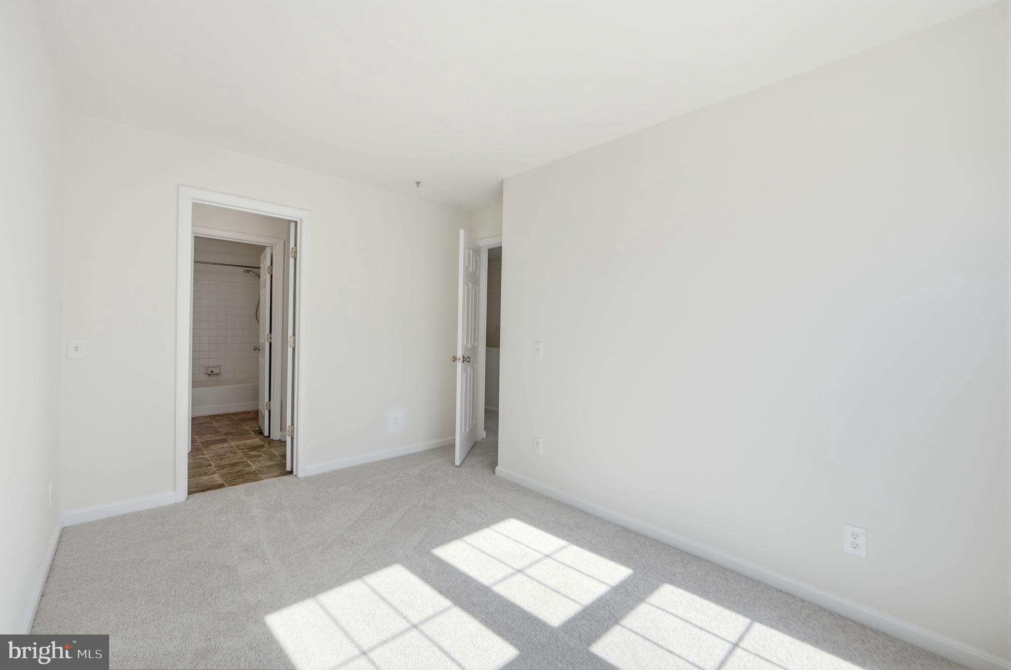 CLOVERLEAF COMMONS - Residential