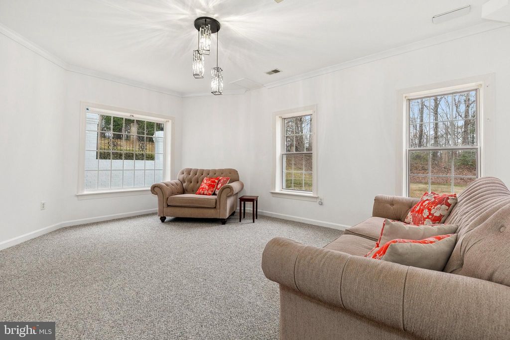listing image 80