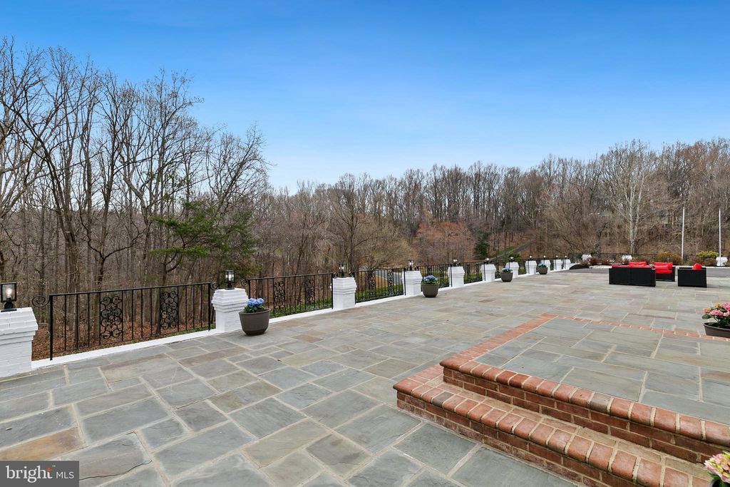 listing image 102