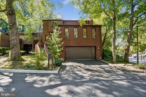 3501 REDWOOD COURT FAIRFAX VA 22030